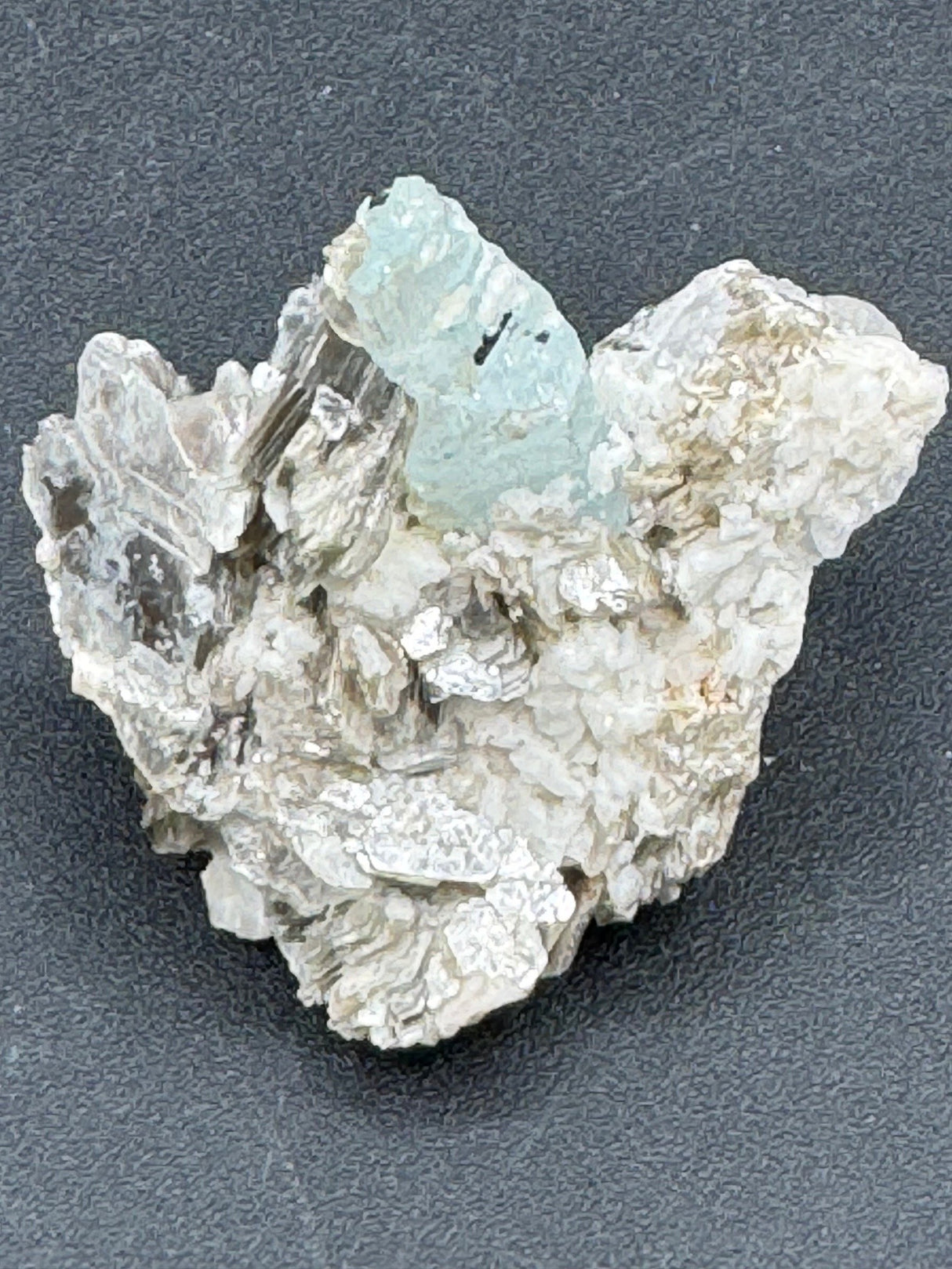 Aquamarine Specimen - 39g