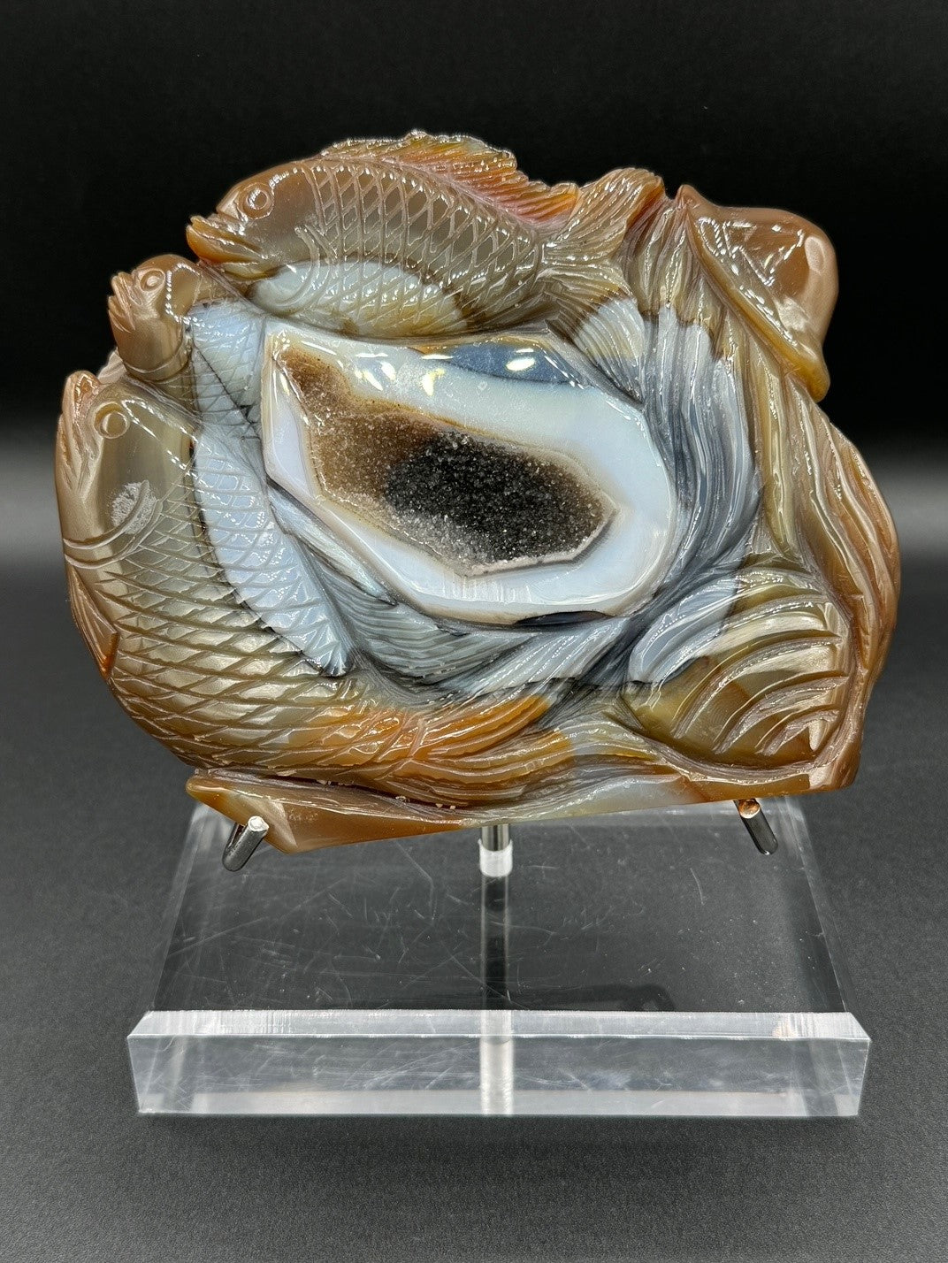 Agate Fish Carving - 823g