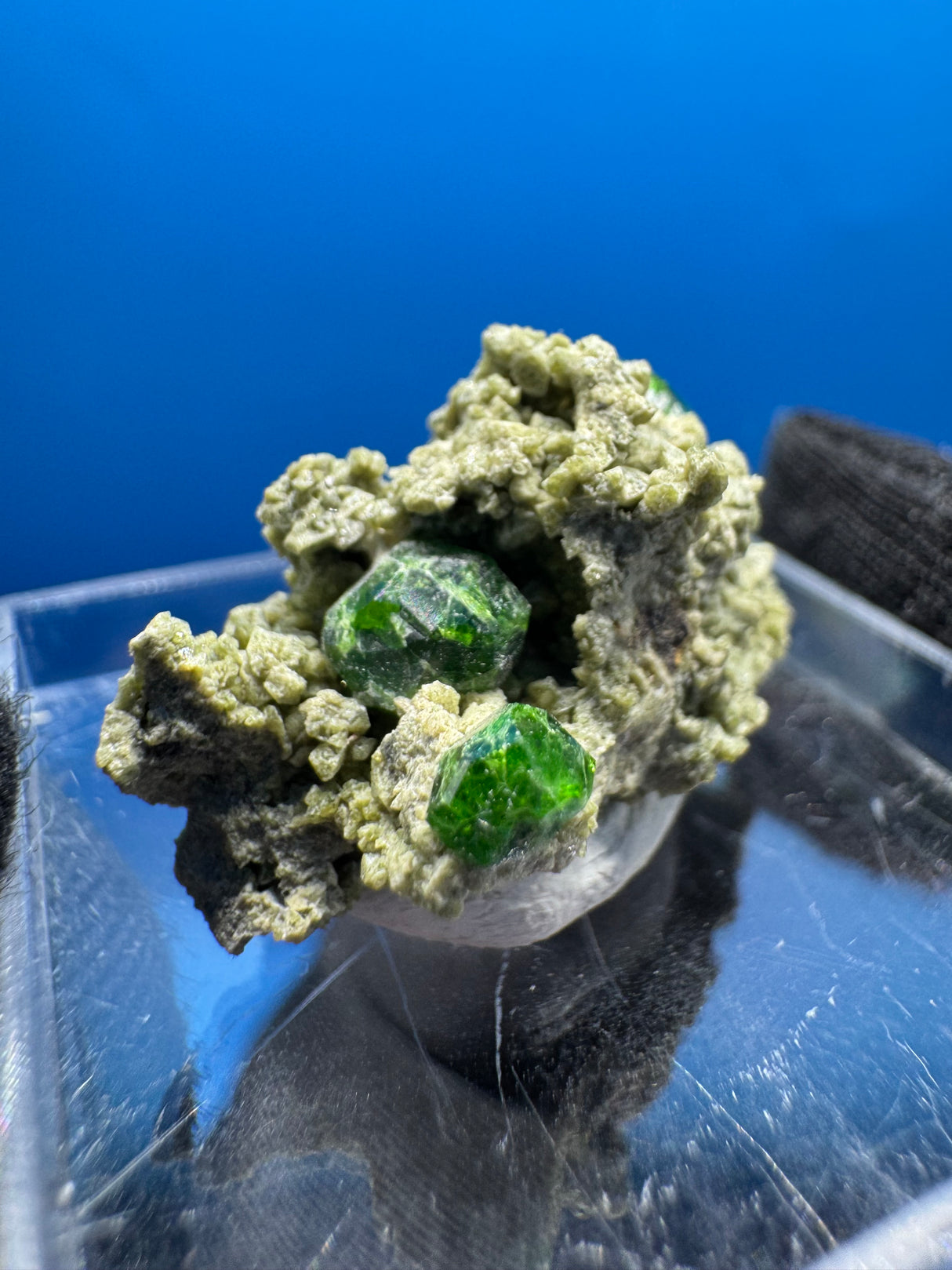 Garnet Specimen - 4g