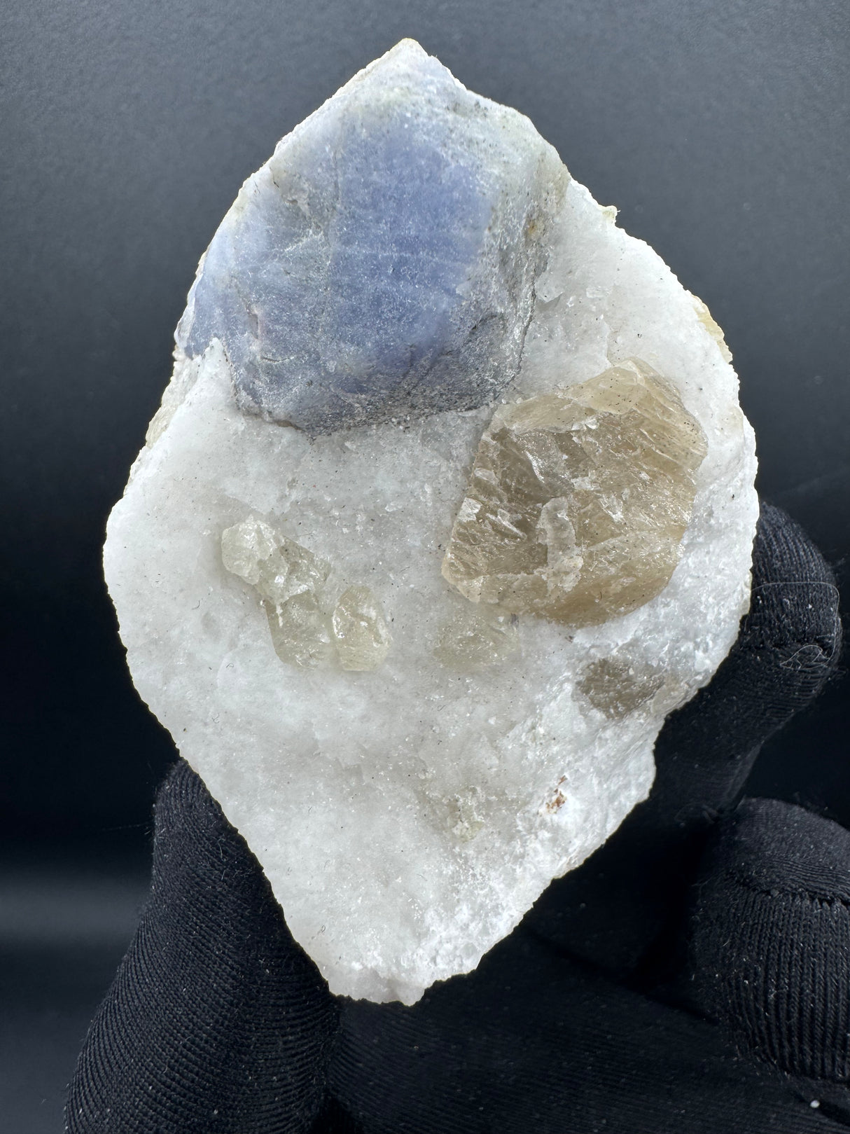 Hackmanite Specimen - 225g
