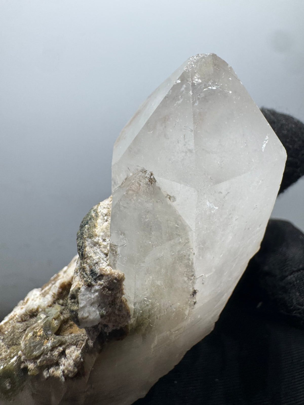 Faden Quartz Specimen - 146g