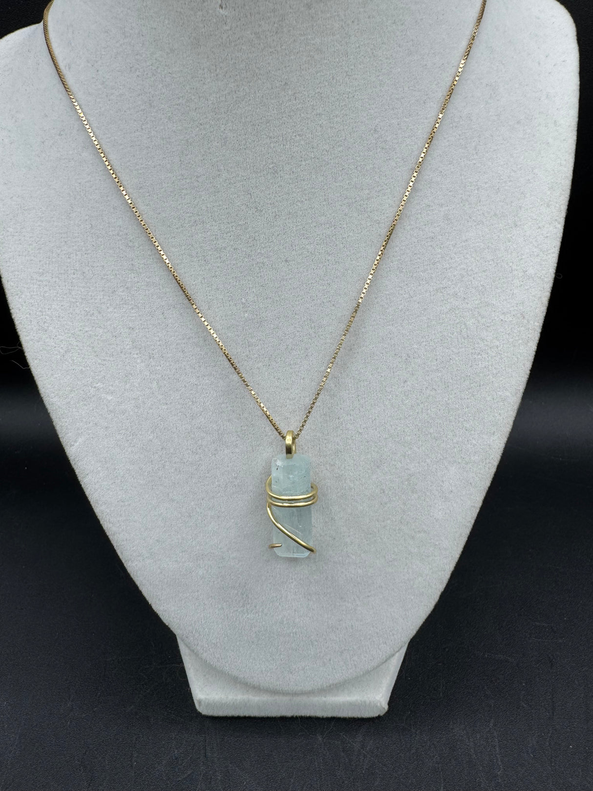 Aquamarine Pendant - 5.594g