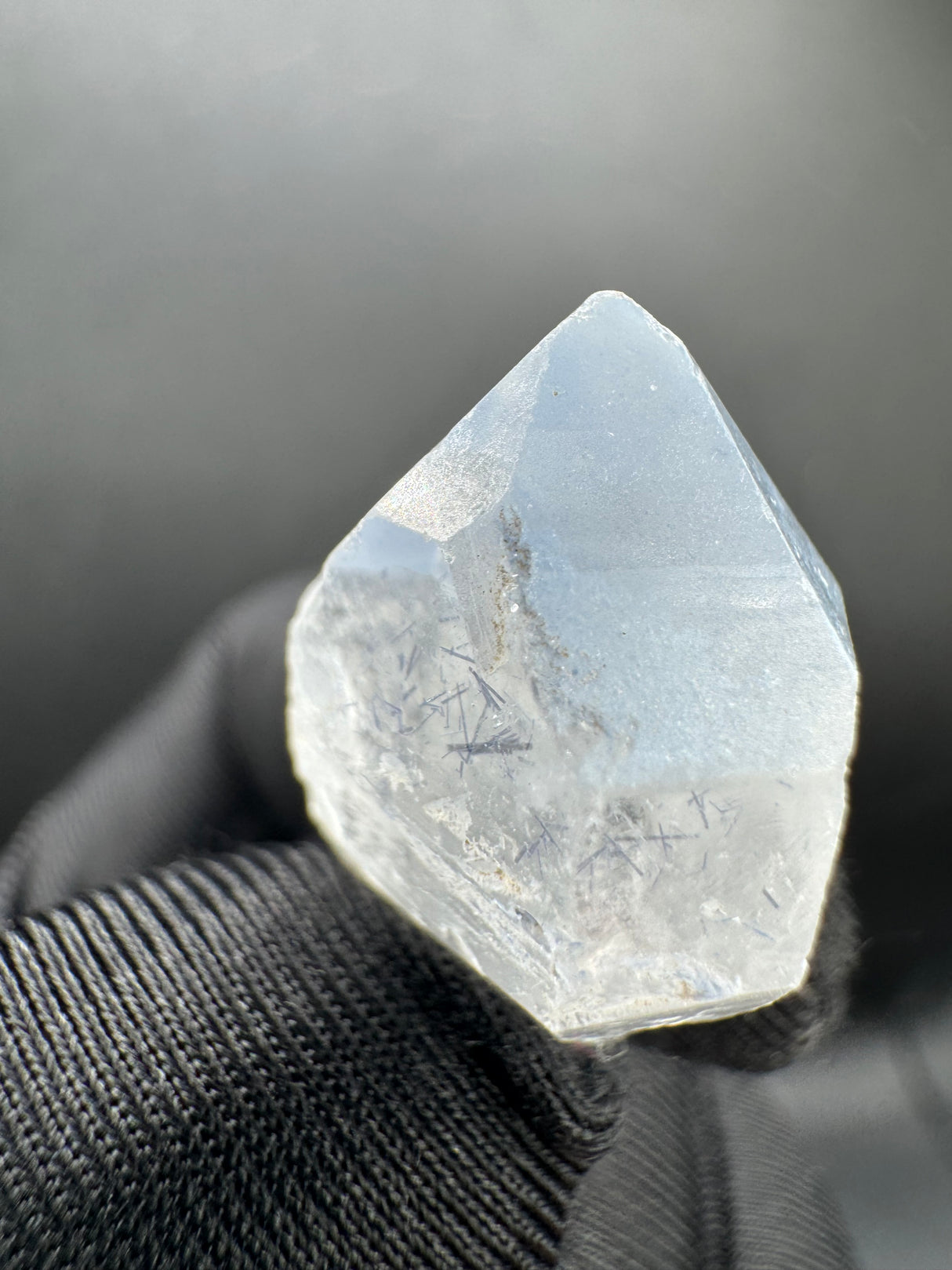 Dumortierite - 8.118g