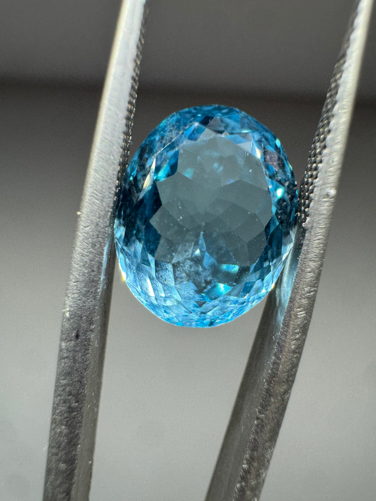 Blue Topaz Gemstone – Brilliant Blue, Eye-Clean Loose Jewelry Stone 4.70ct