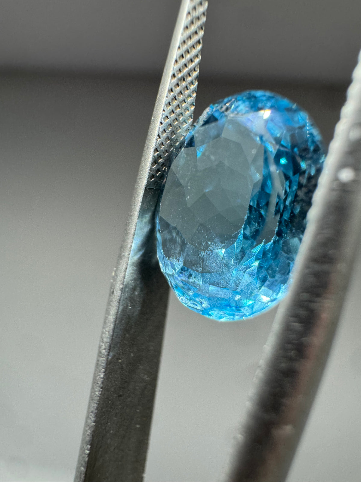 Blue Topaz Gemstone – Brilliant Blue, Eye-Clean Loose Jewelry Stone 4.70ct