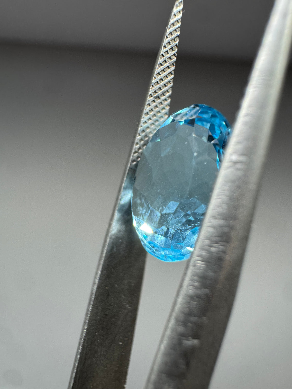 Blue Topaz Gemstone – Brilliant Blue, Eye-Clean Loose Jewelry Stone 4.70ct