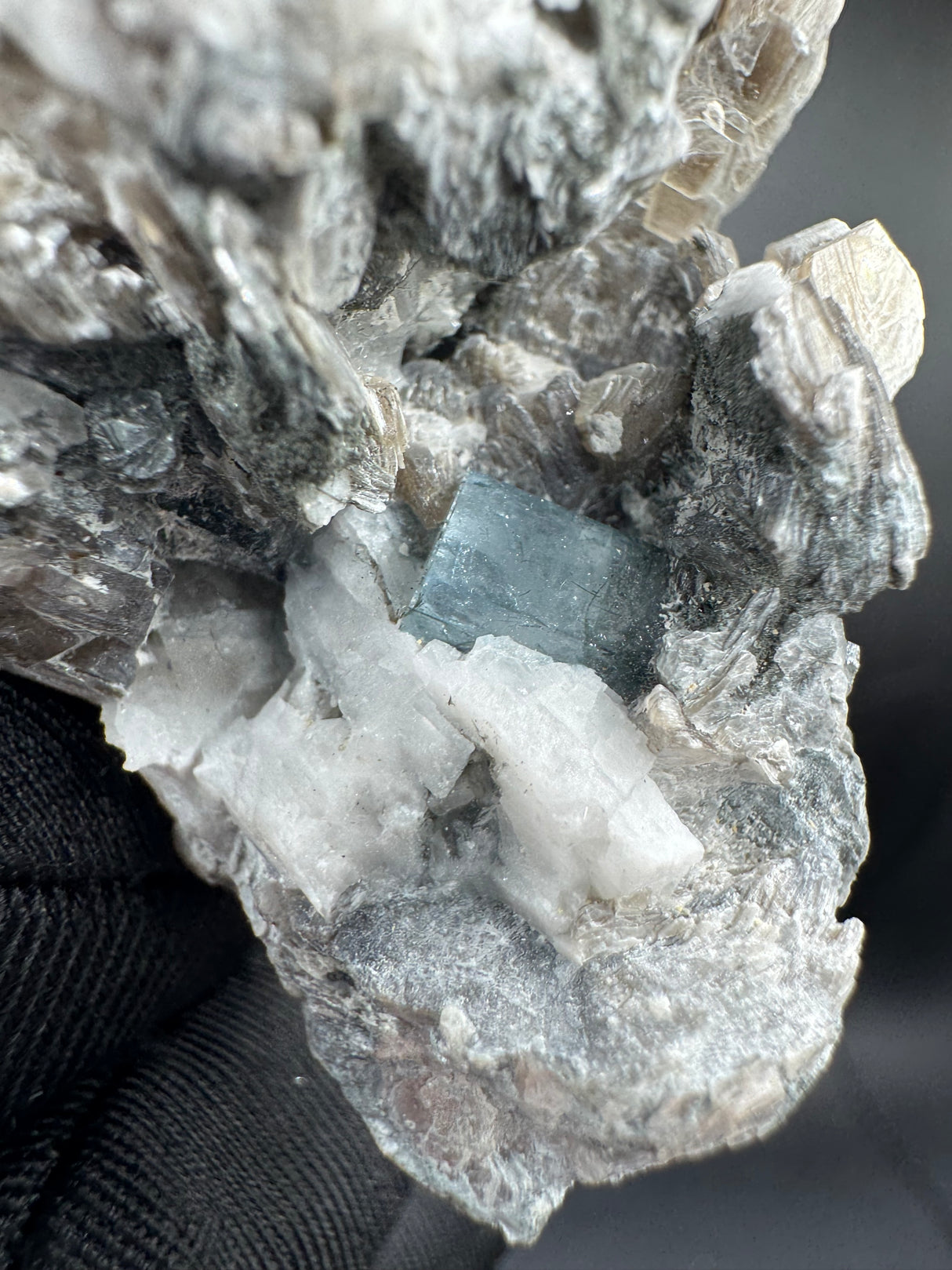 Aquamarine Specimen - 69g