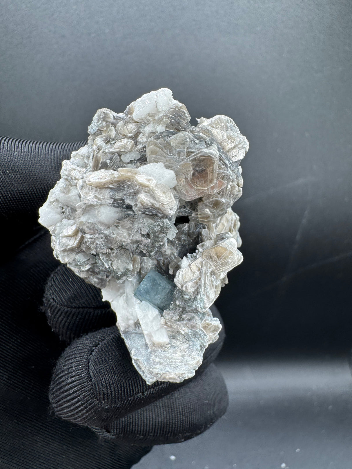 Aquamarine Specimen - 69g