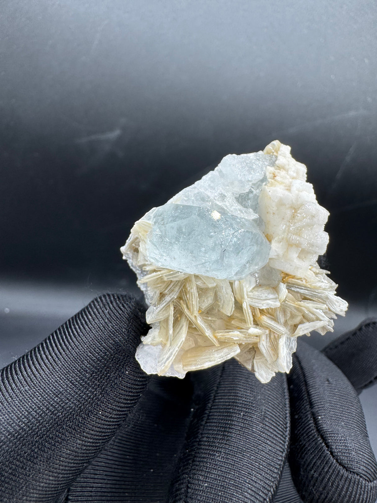 Aquamarine Specimen - 37g