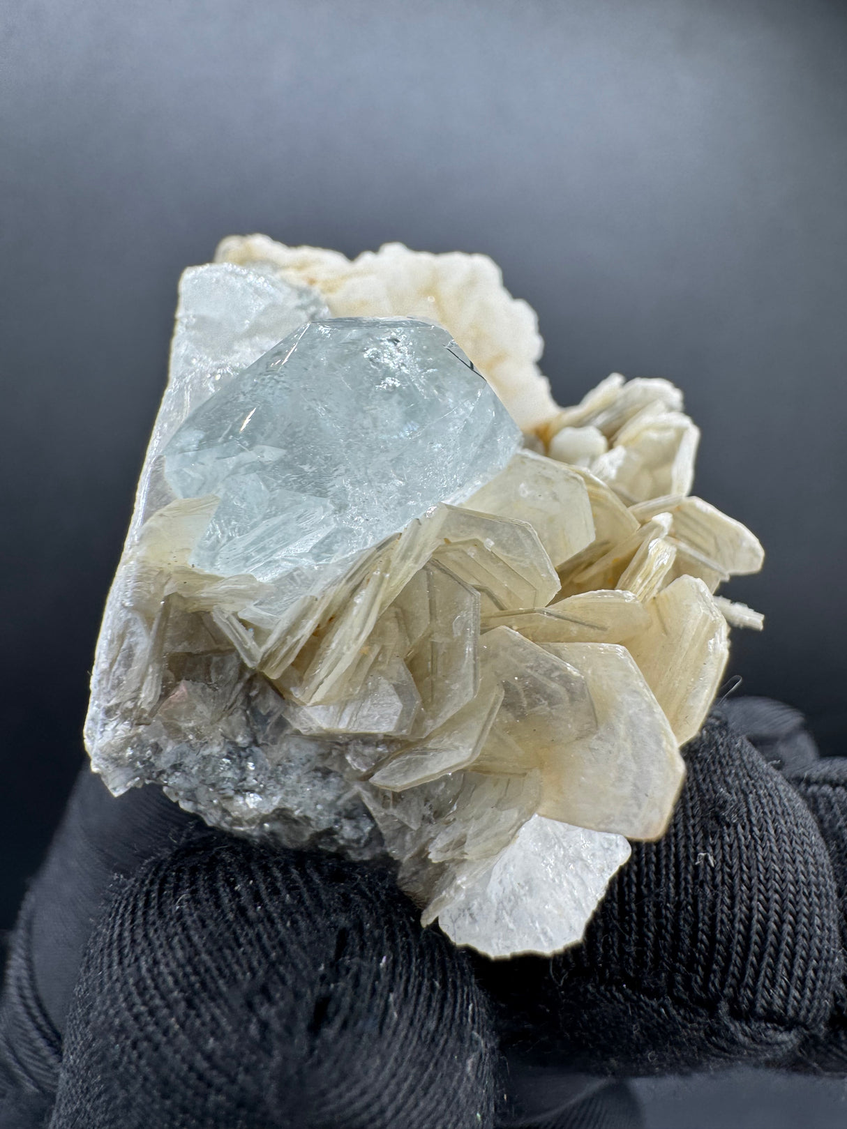 Aquamarine Specimen - 37g