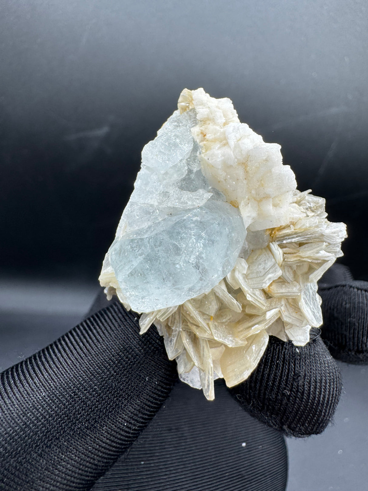 Aquamarine Specimen - 37g