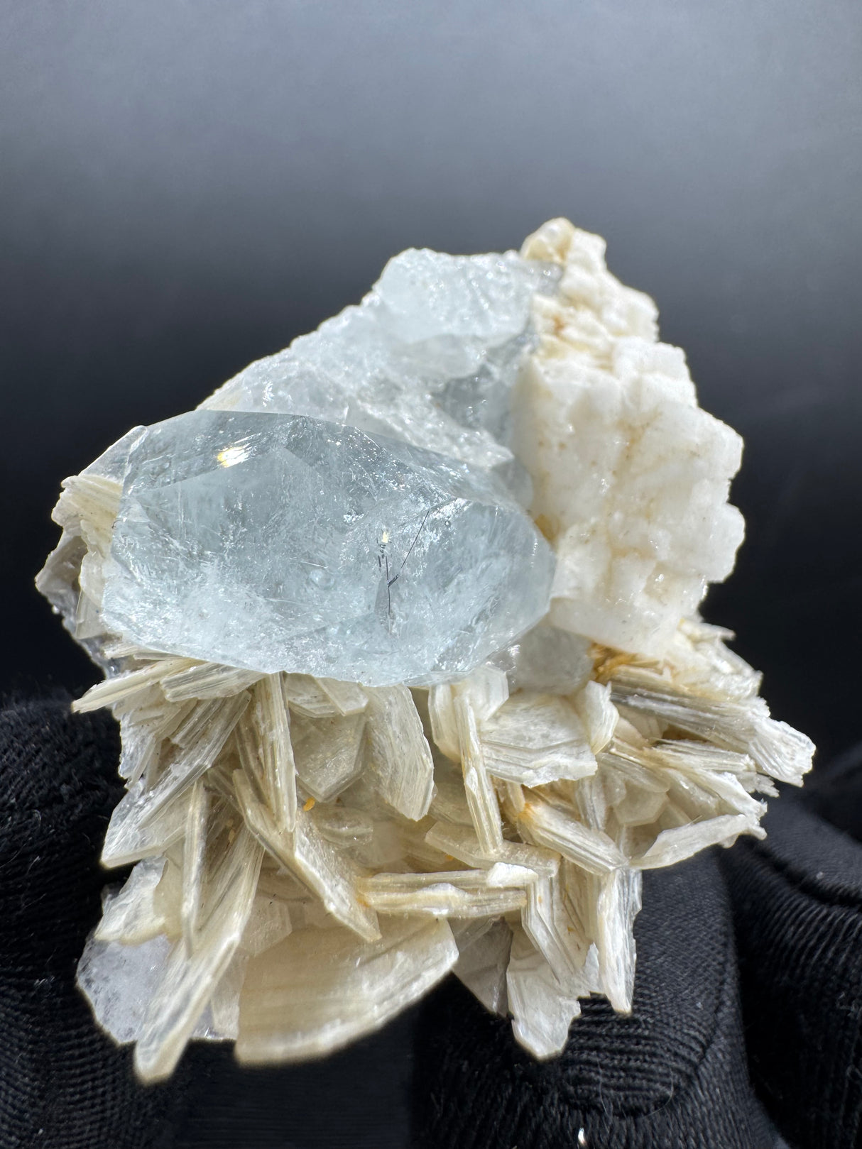 Aquamarine Specimen - 37g