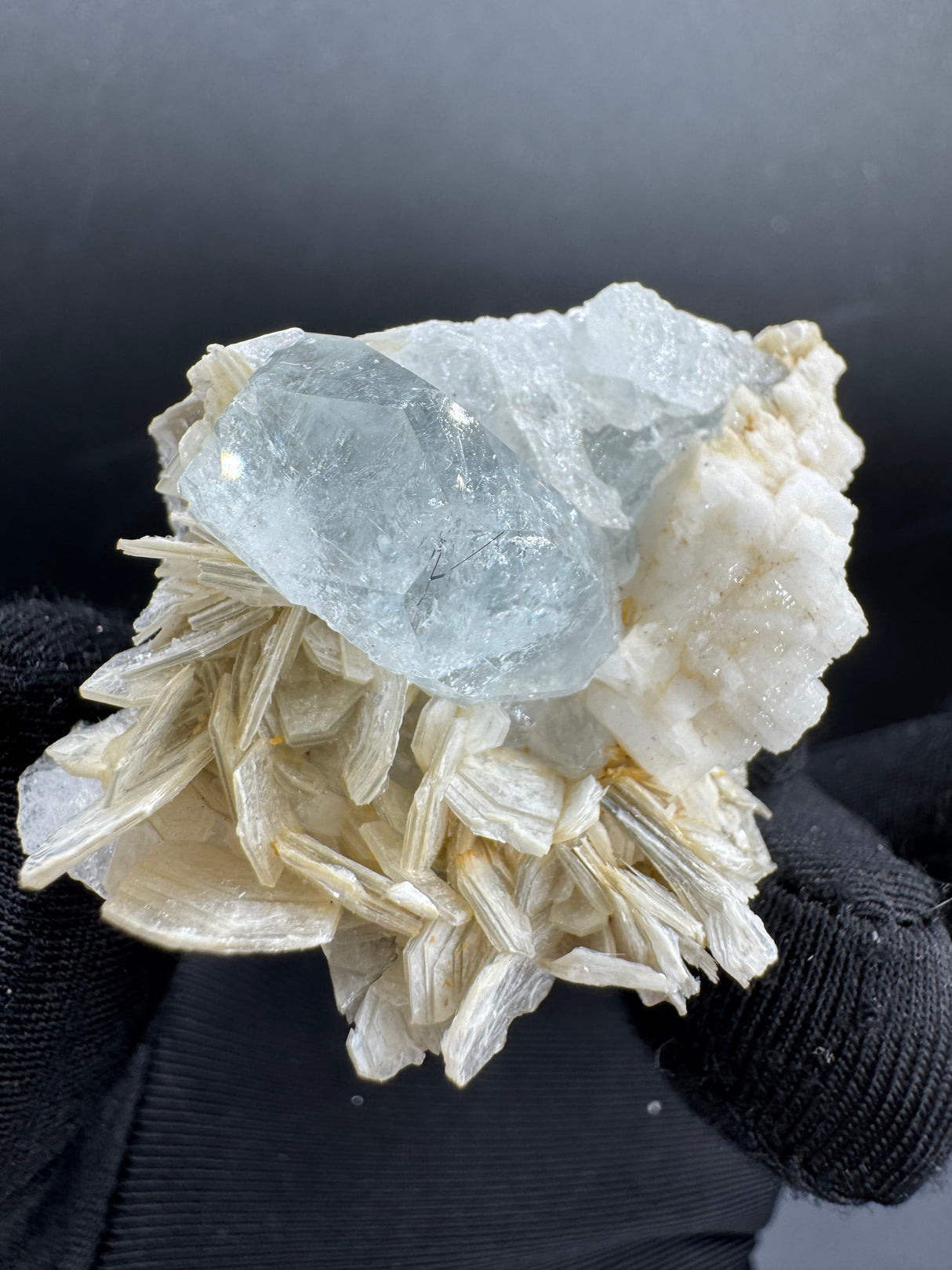 Aquamarine Specimen - 37g