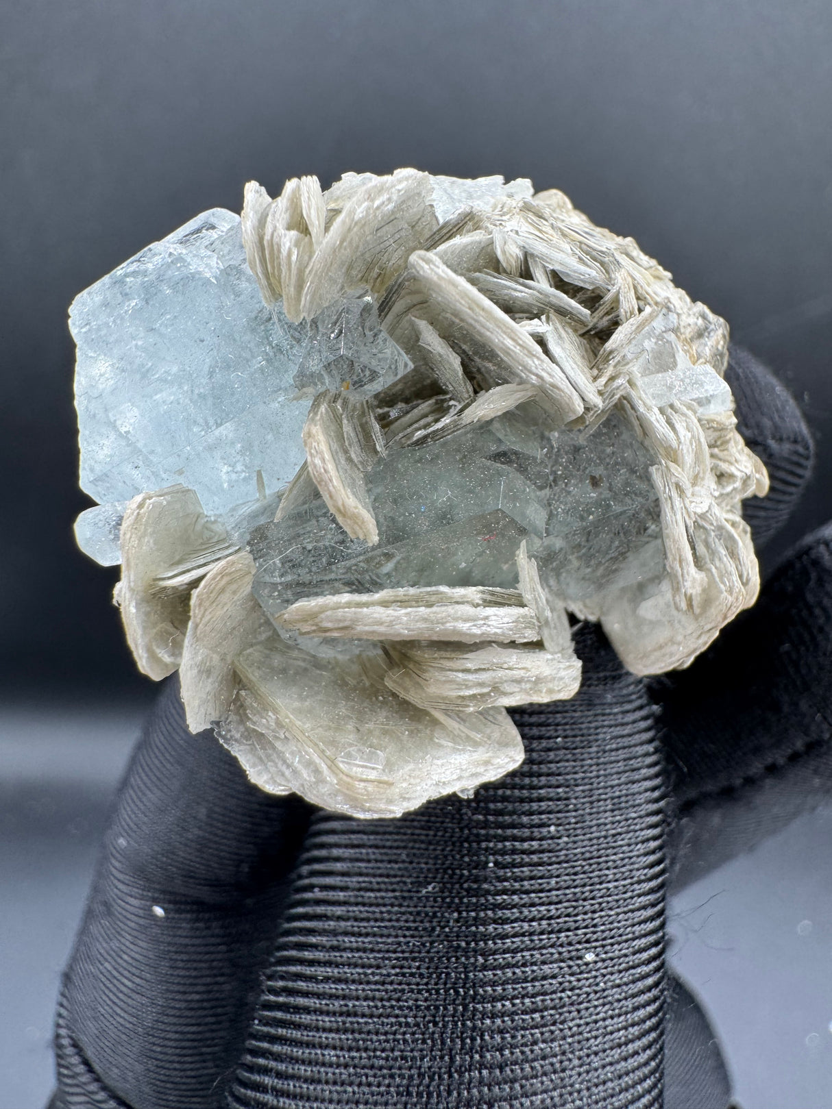 Aquamarine Specimen - 25g
