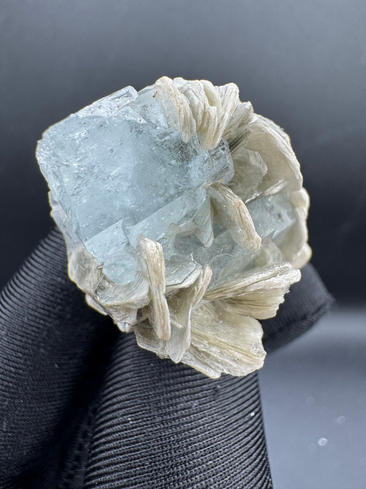 Aquamarine Specimen - 25g