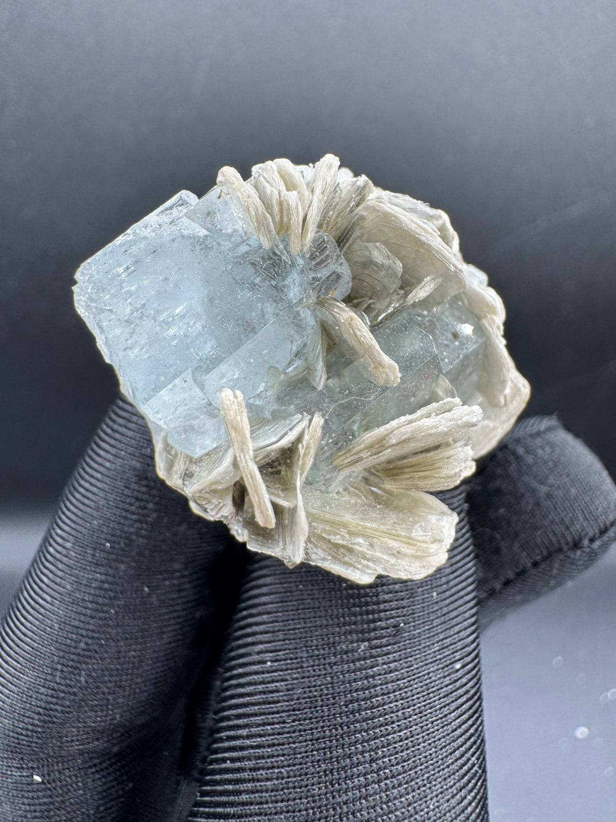 Aquamarine Specimen - 25g