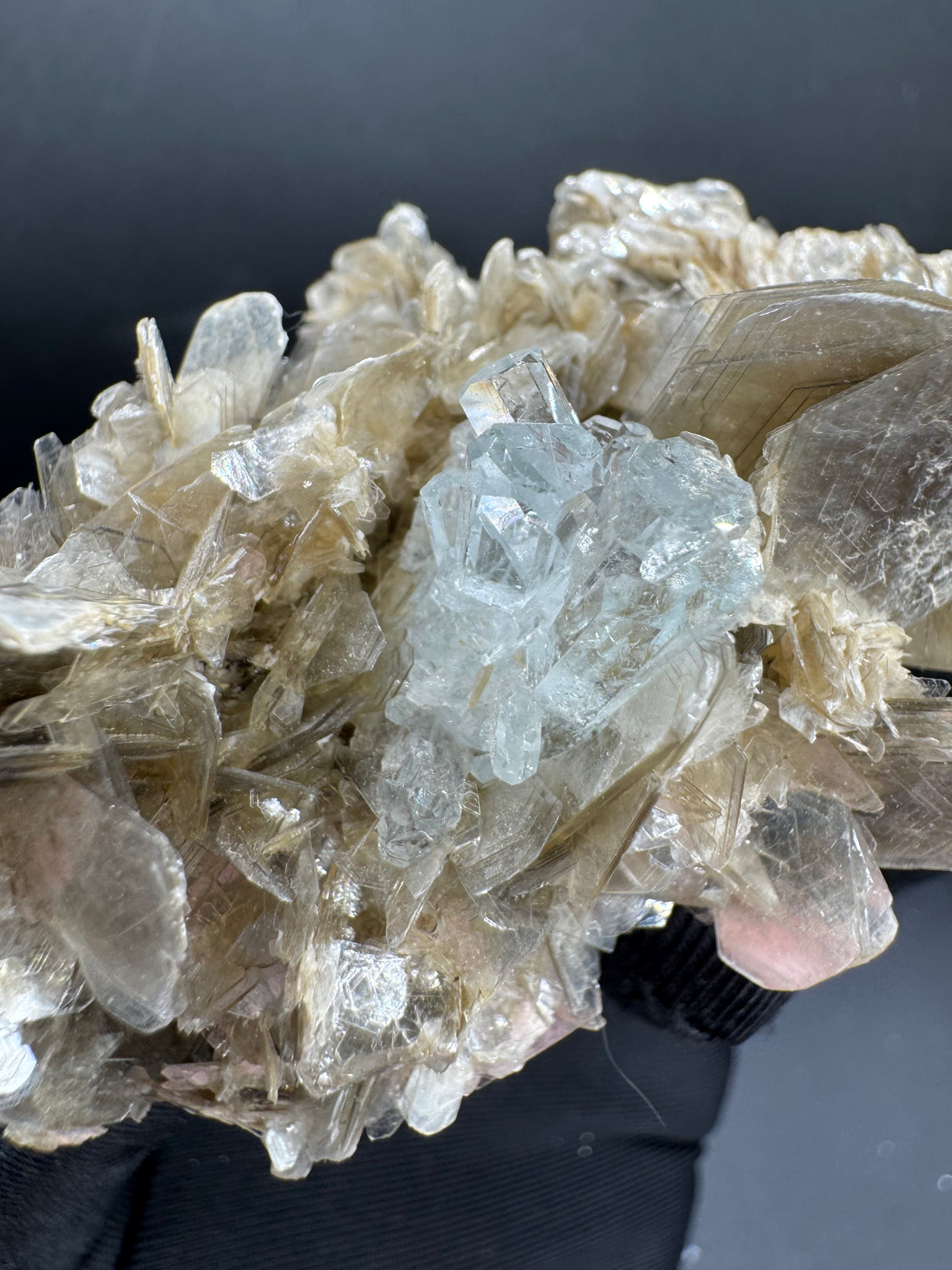 Aquamarine Specimen - 85g