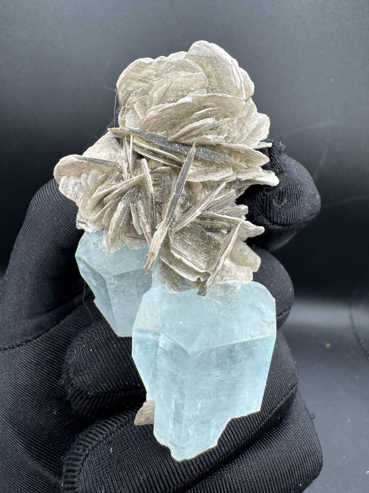 Aquamarine Specimen - 70g