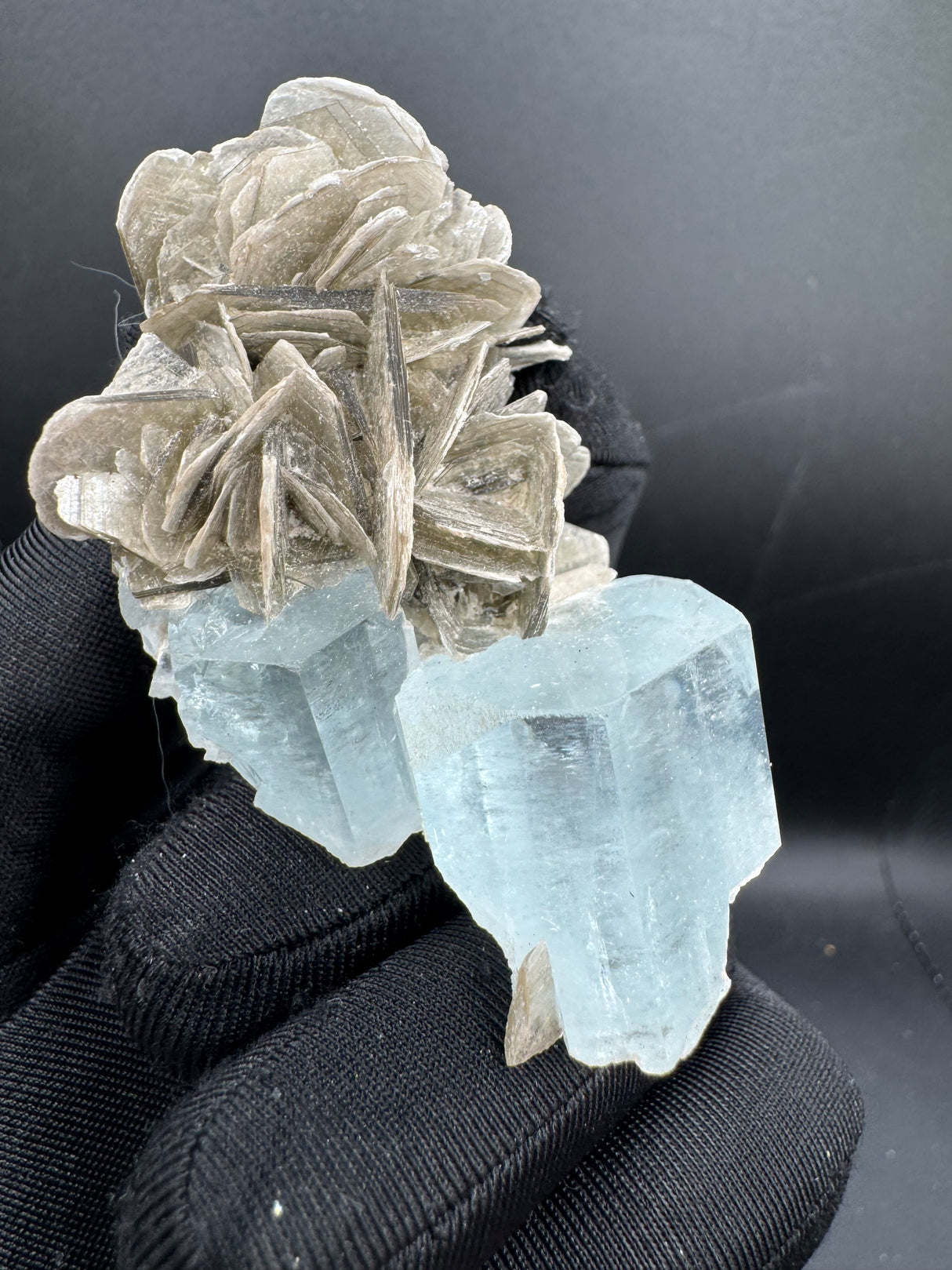 Aquamarine Specimen - 70g