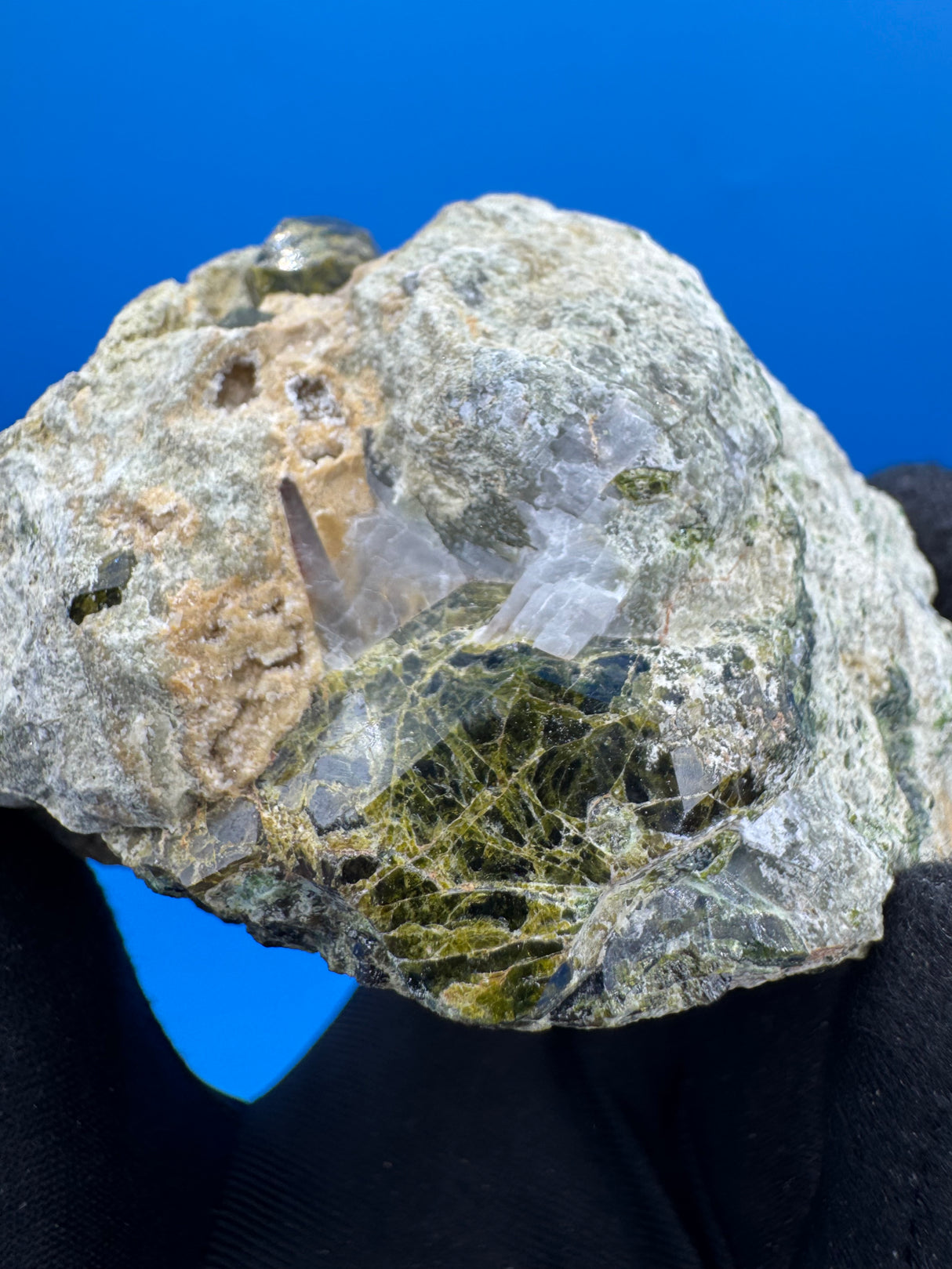 Garnet Specimen - 346g