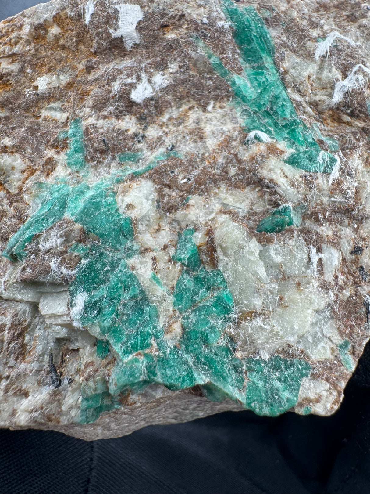 Emerald Specimen - 396g