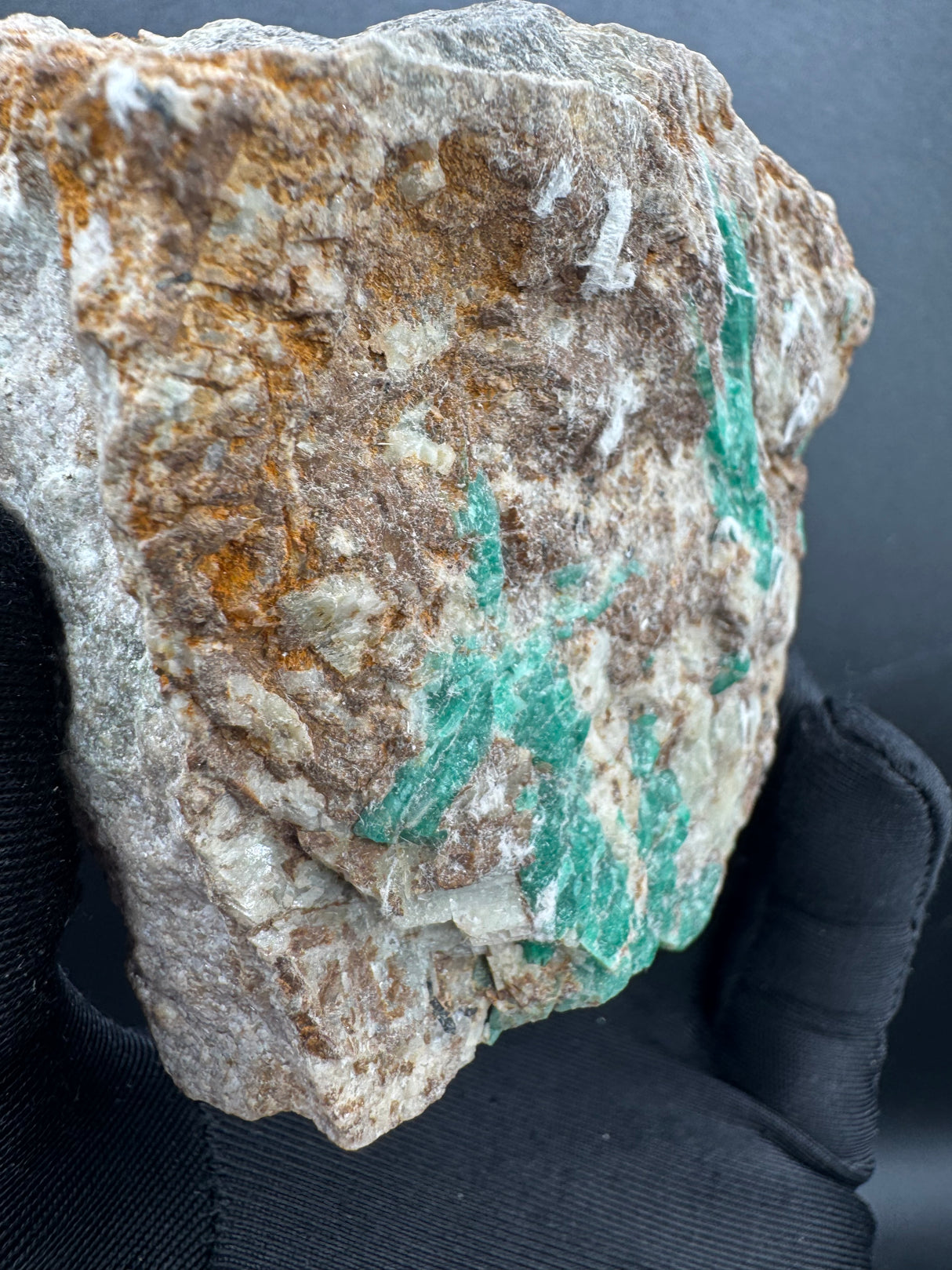 Emerald Specimen - 396g