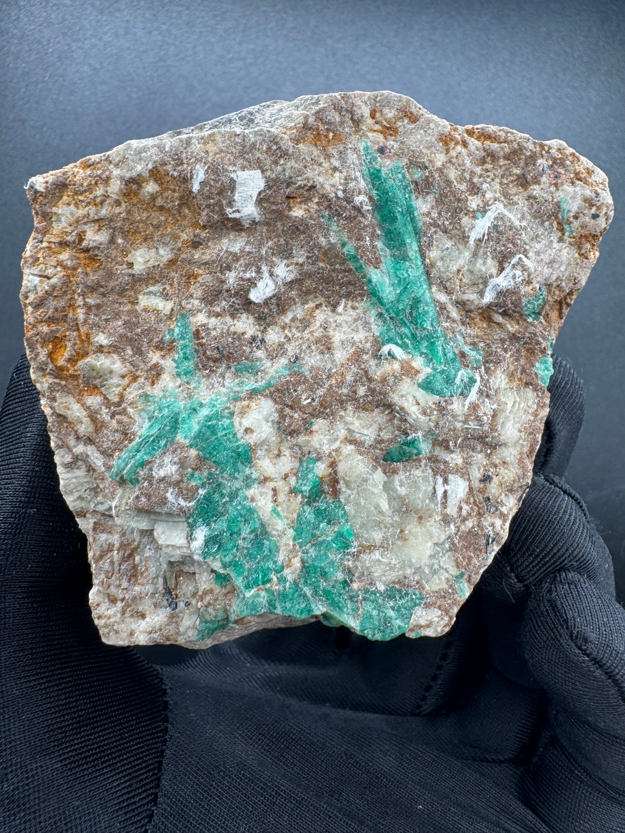 Emerald Specimen - 396g