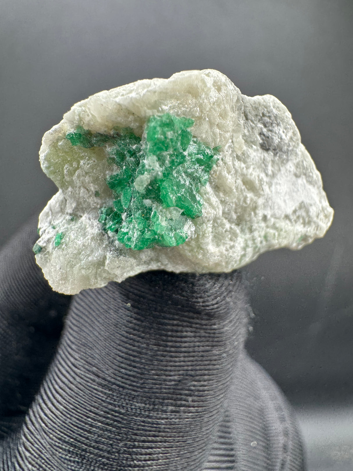 Emerald Specimen - 10g