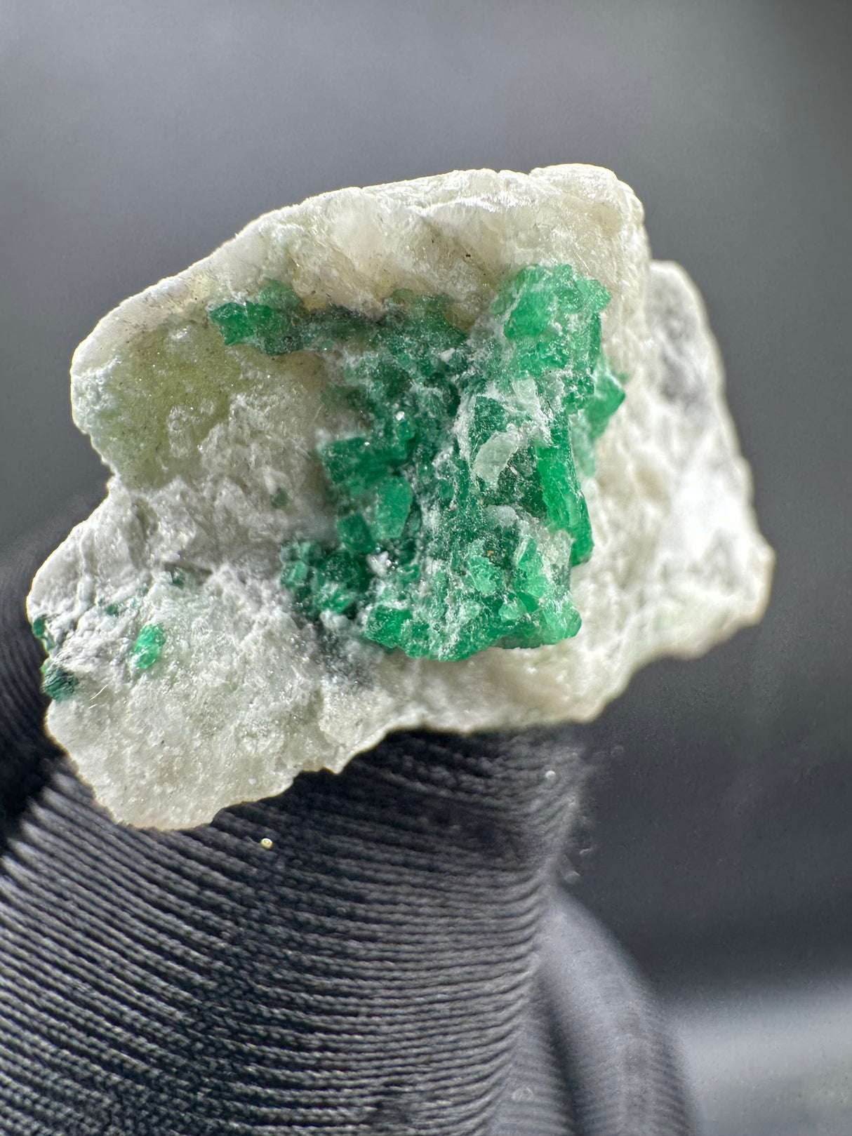 Emerald Specimen - 10g