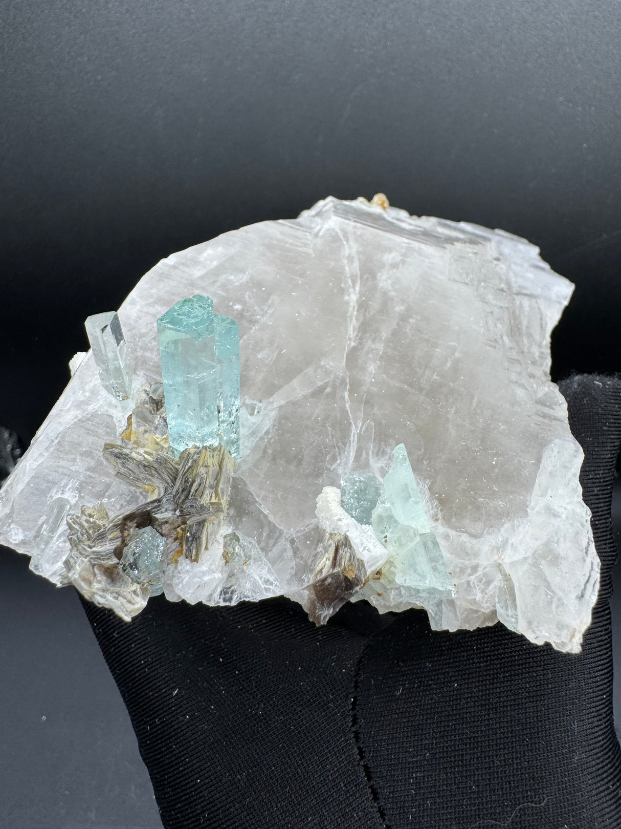 Aquamarine Specimen - 558g