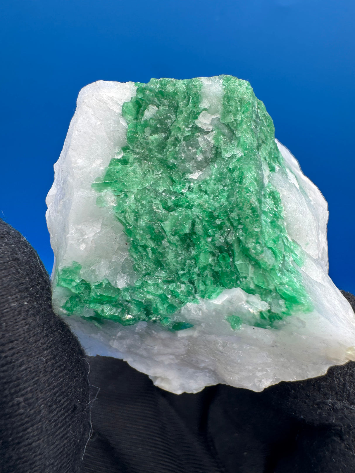 Emerald Specimen - 76g