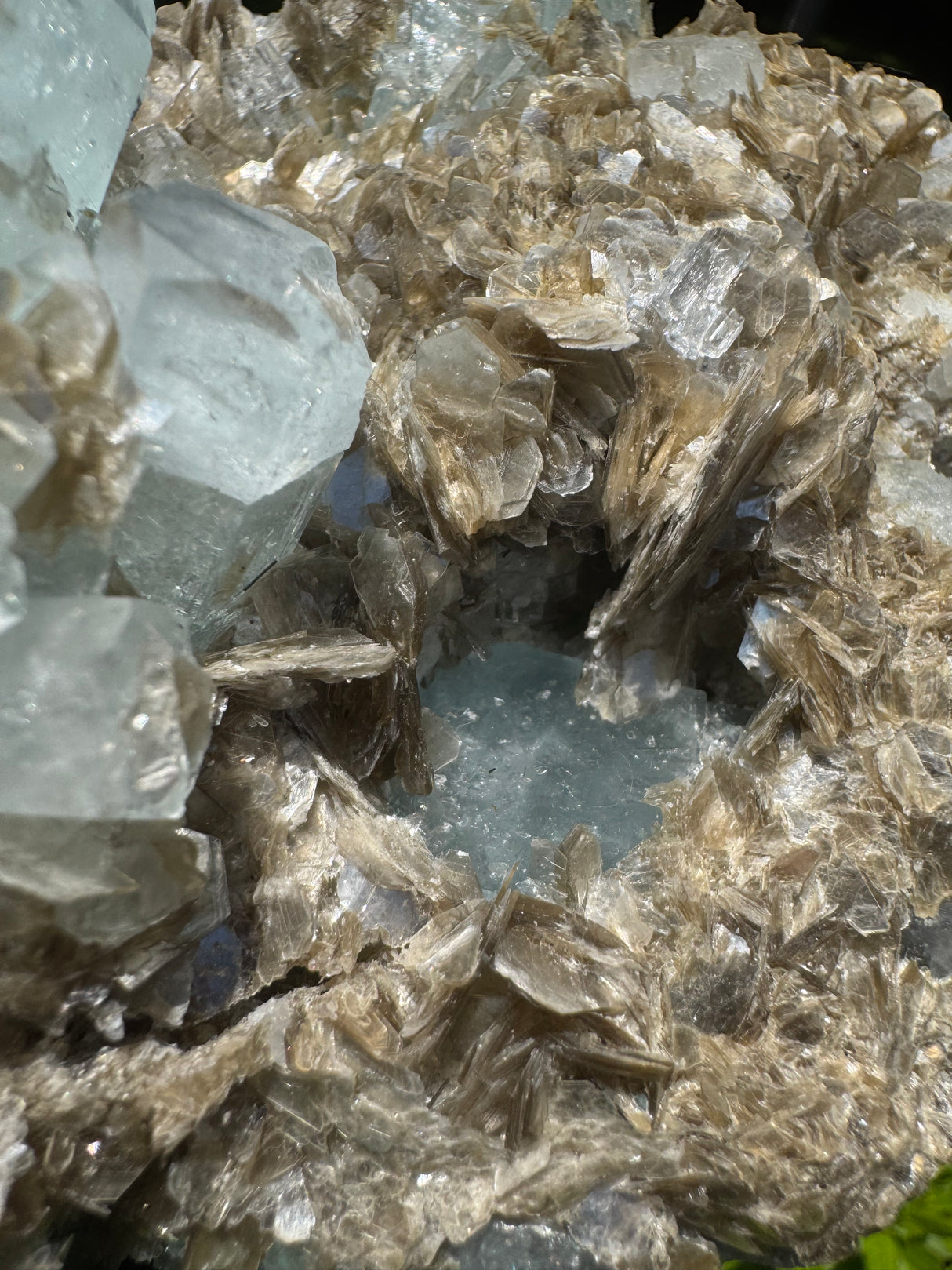 Aquamarine Specimen - 3.06lb