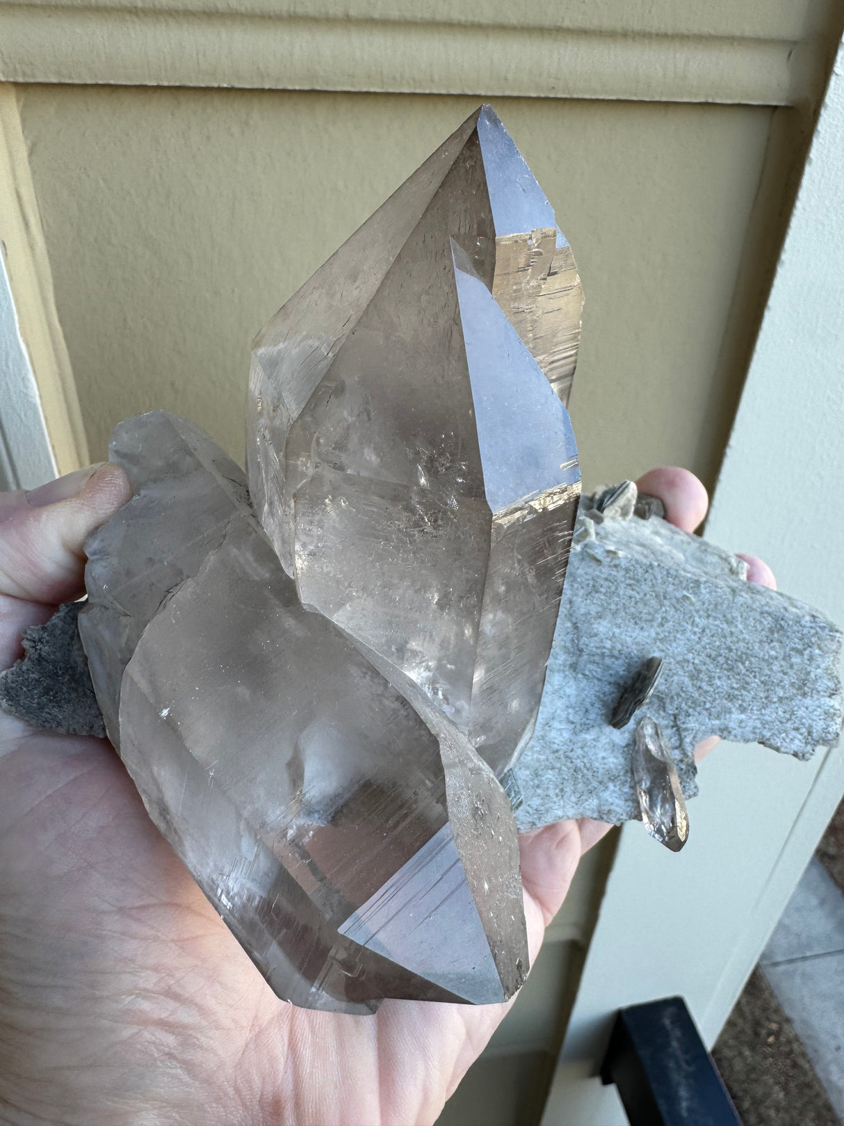 Quartz Specimen - 1107g