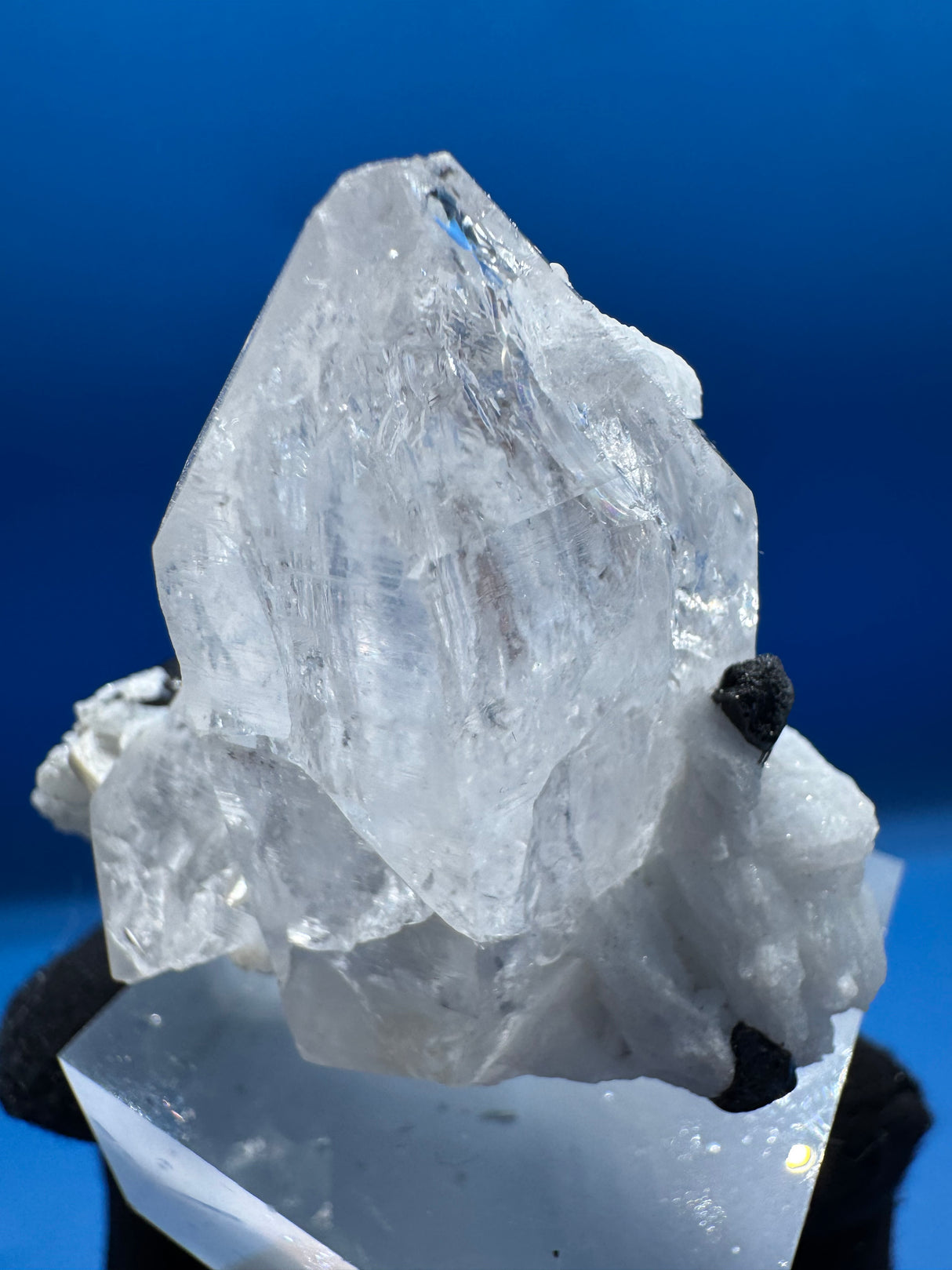 Quartz with Tourmaline - 86g