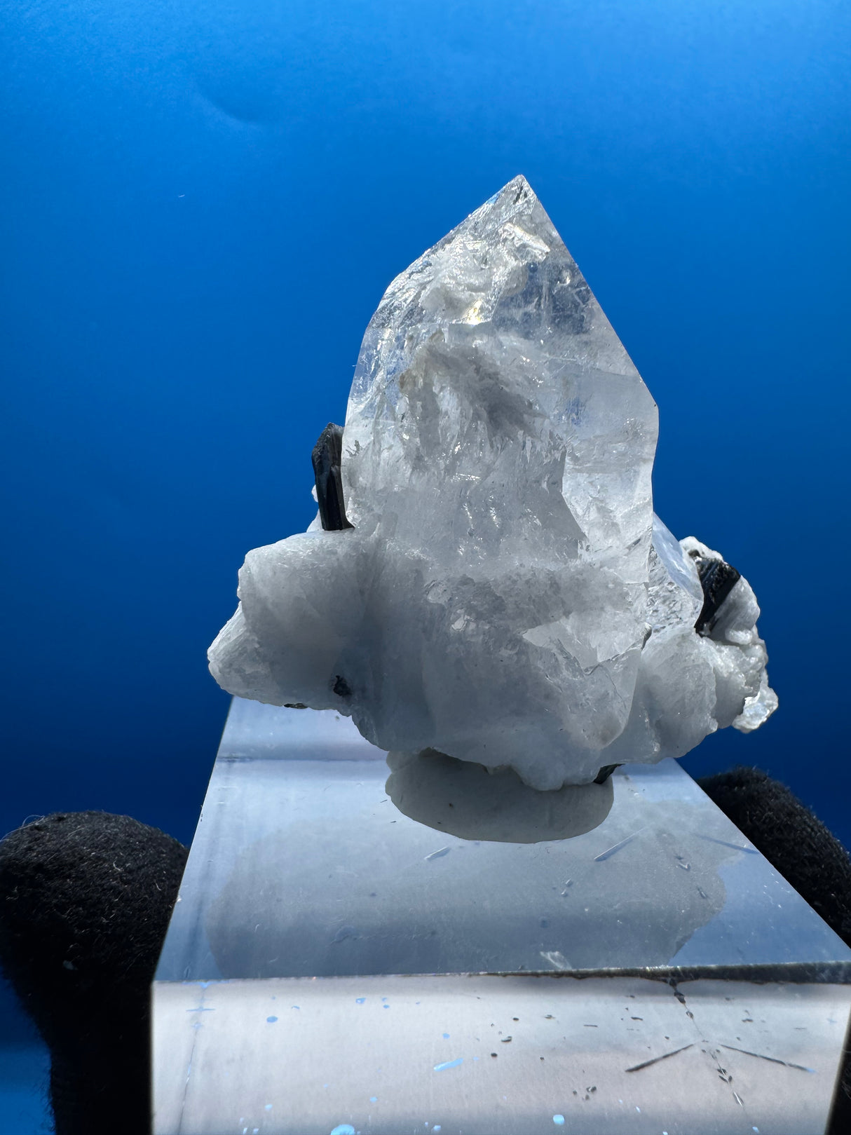 Quartz with Tourmaline - 86g