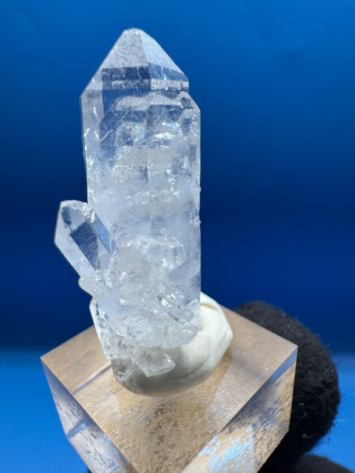 Quartz Specimen - 16g