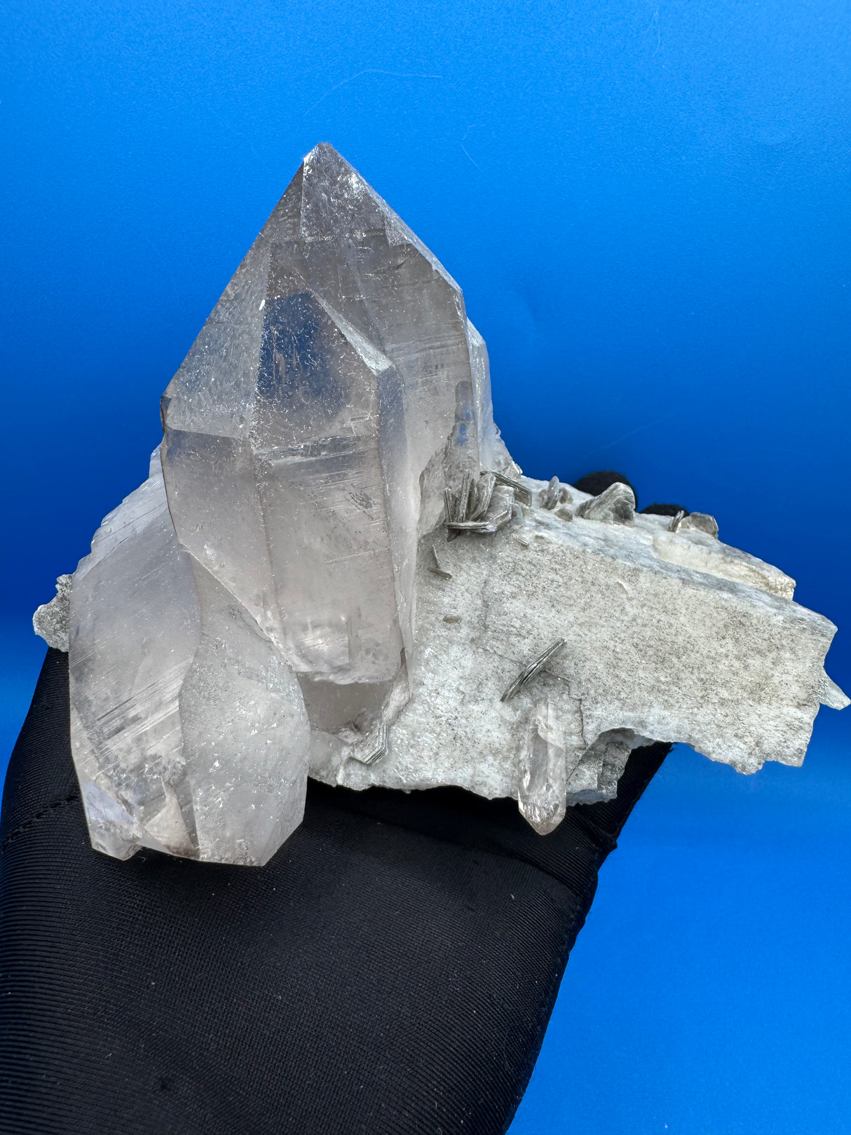 Quartz Specimen - 1107g