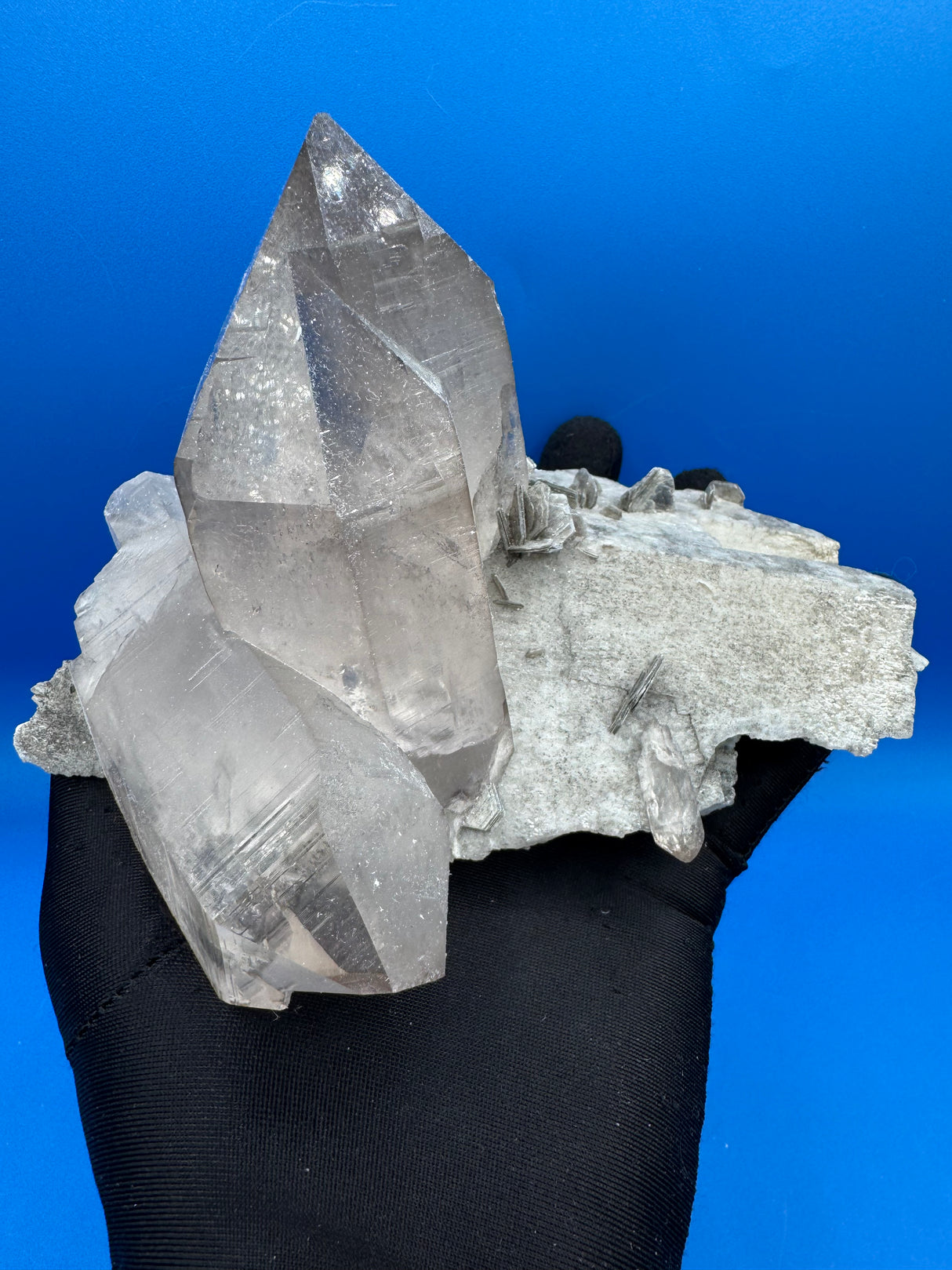 Quartz Specimen - 1107g