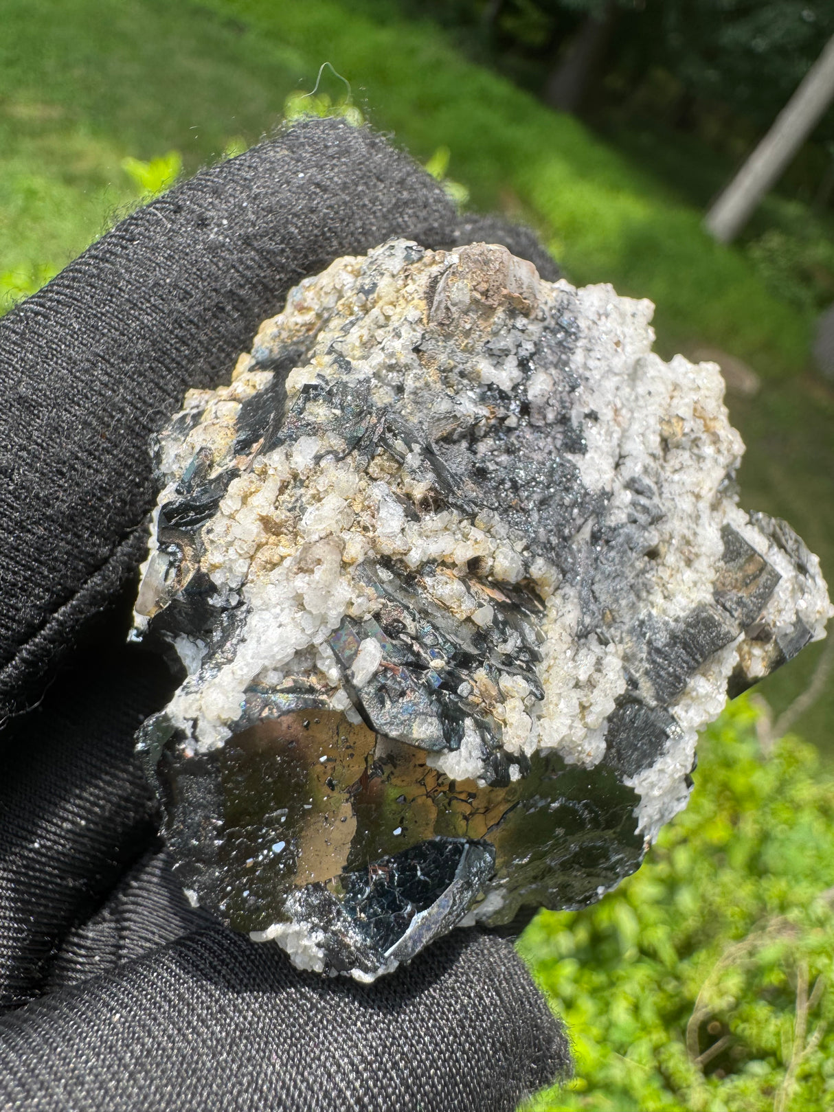 Hematite Crystal Specimen – 100g