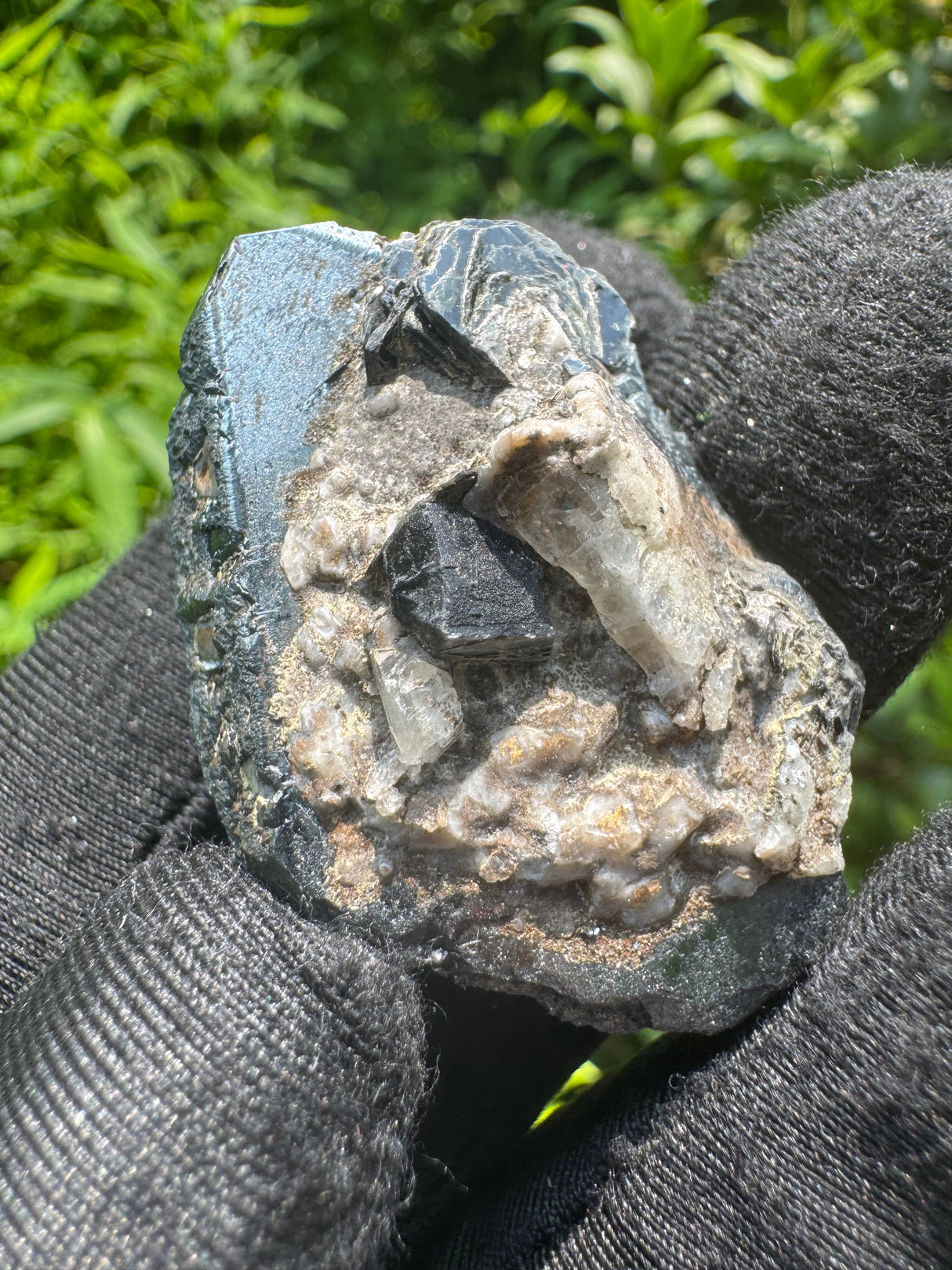 Hematite Crystal Specimen – 20g
