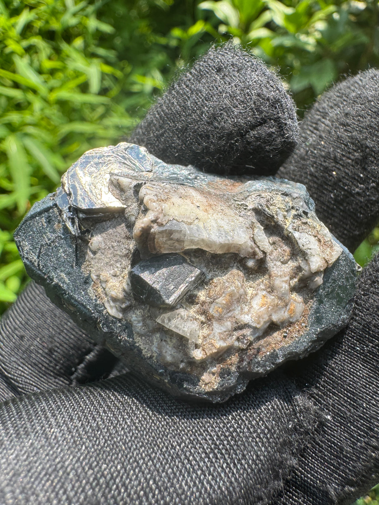 Hematite Crystal Specimen – 20g