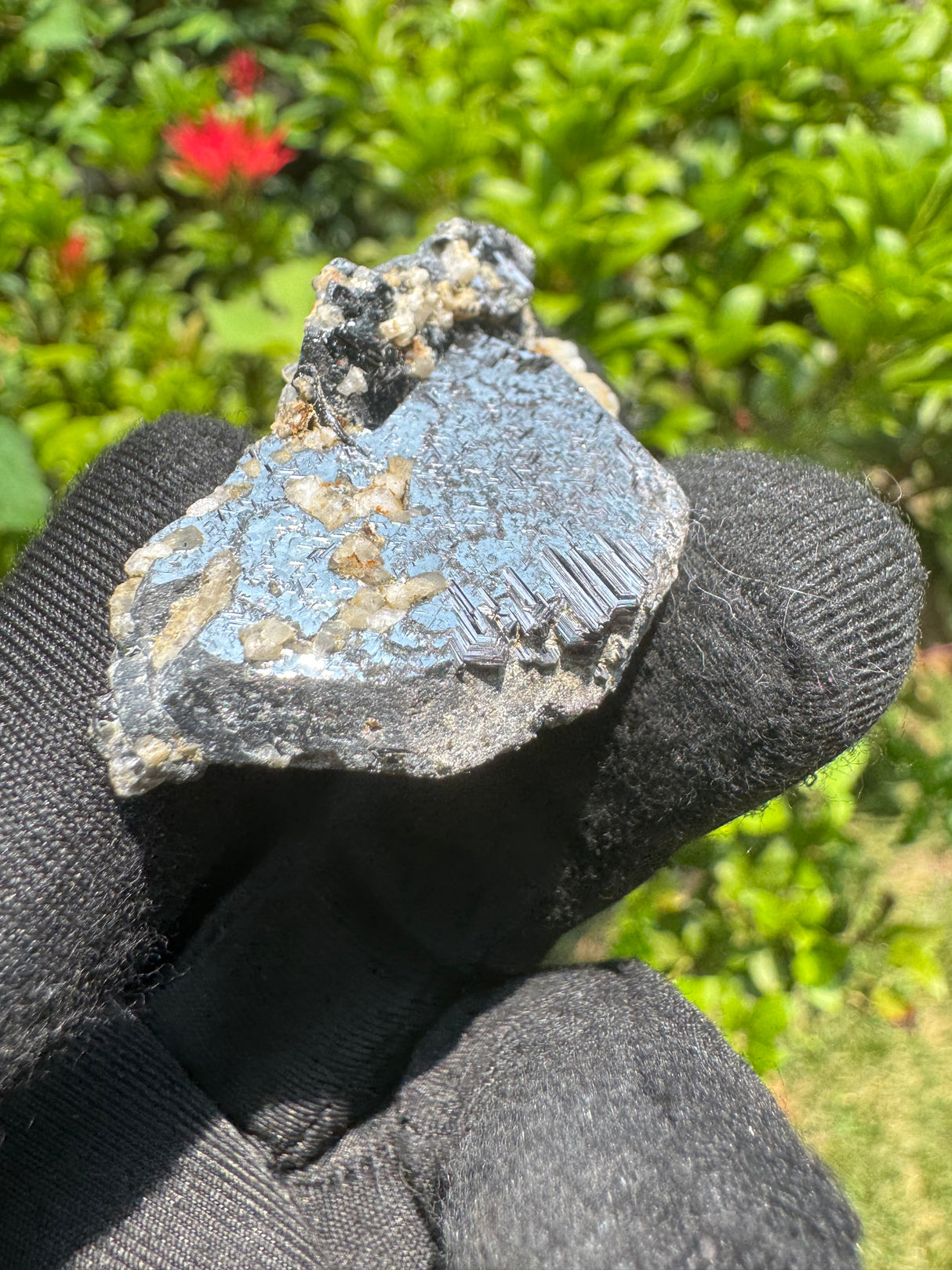 Hematite Crystal Specimen – 20g