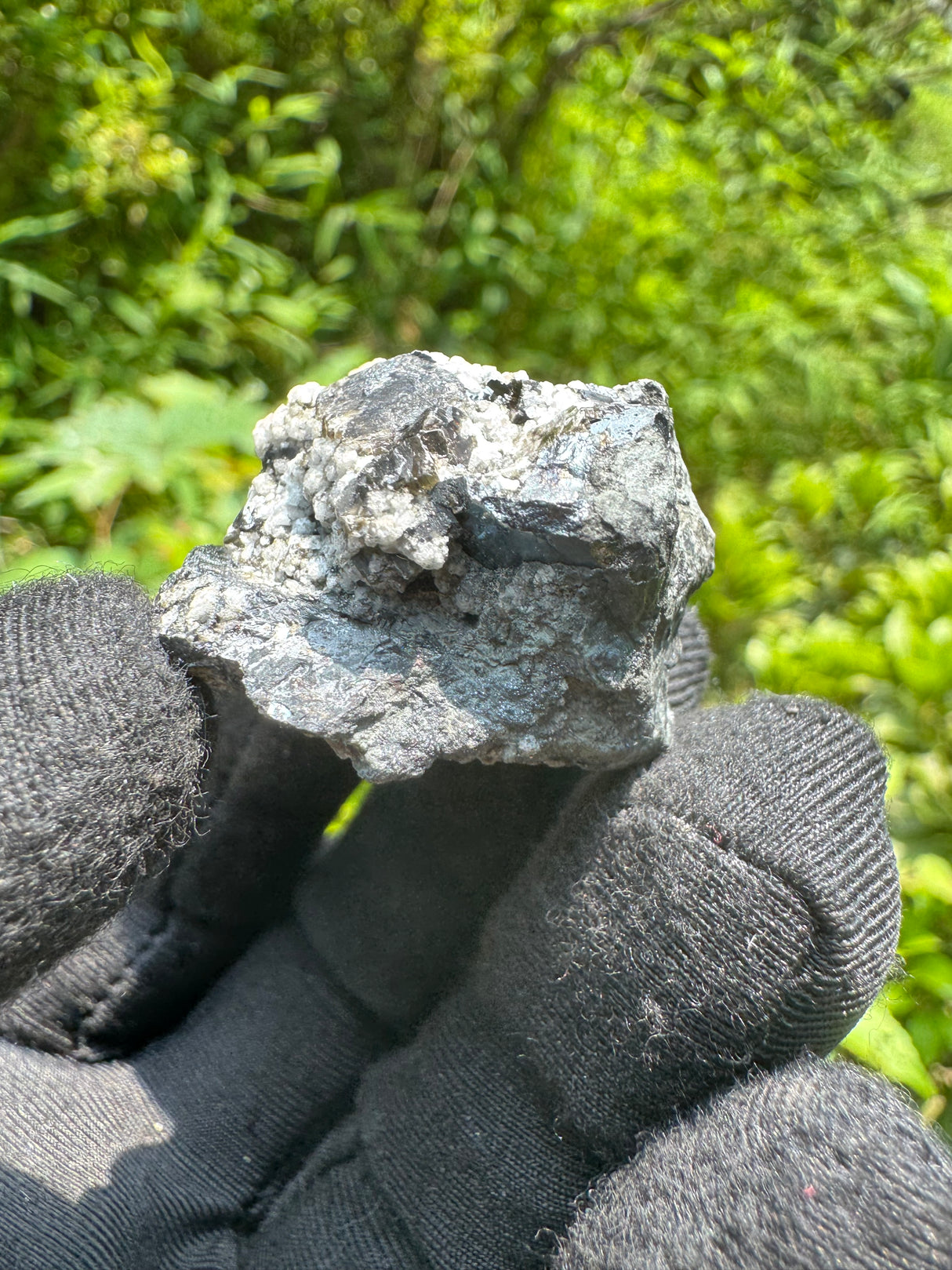 Hematite Crystal Specimen – 20g