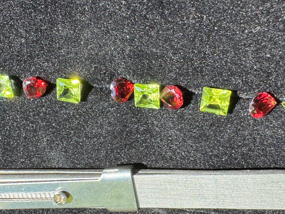 Premium Peridot & Garnet Gemstone Set – 12.76ct