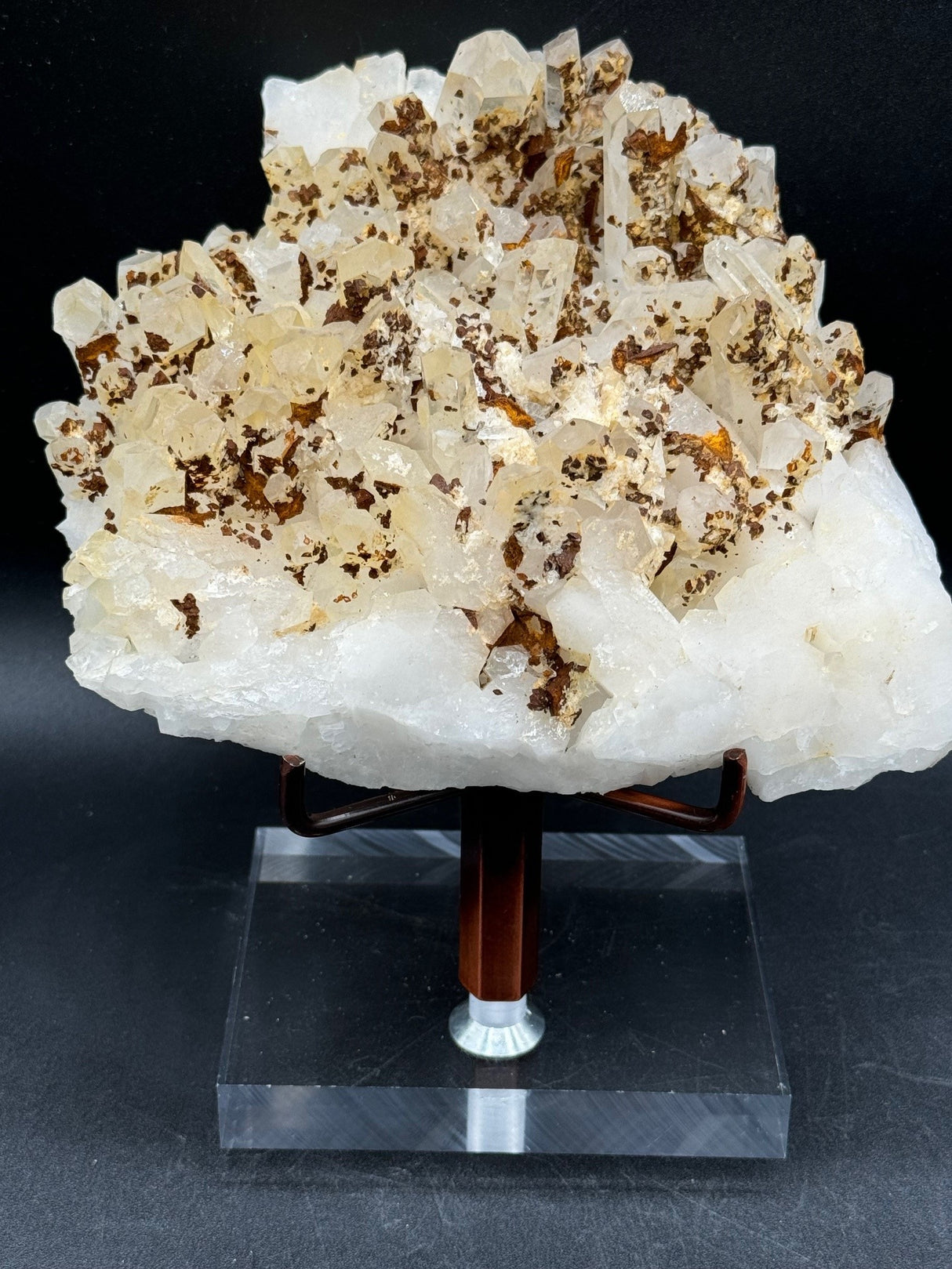 Quartz with Rare Siderite - 998g