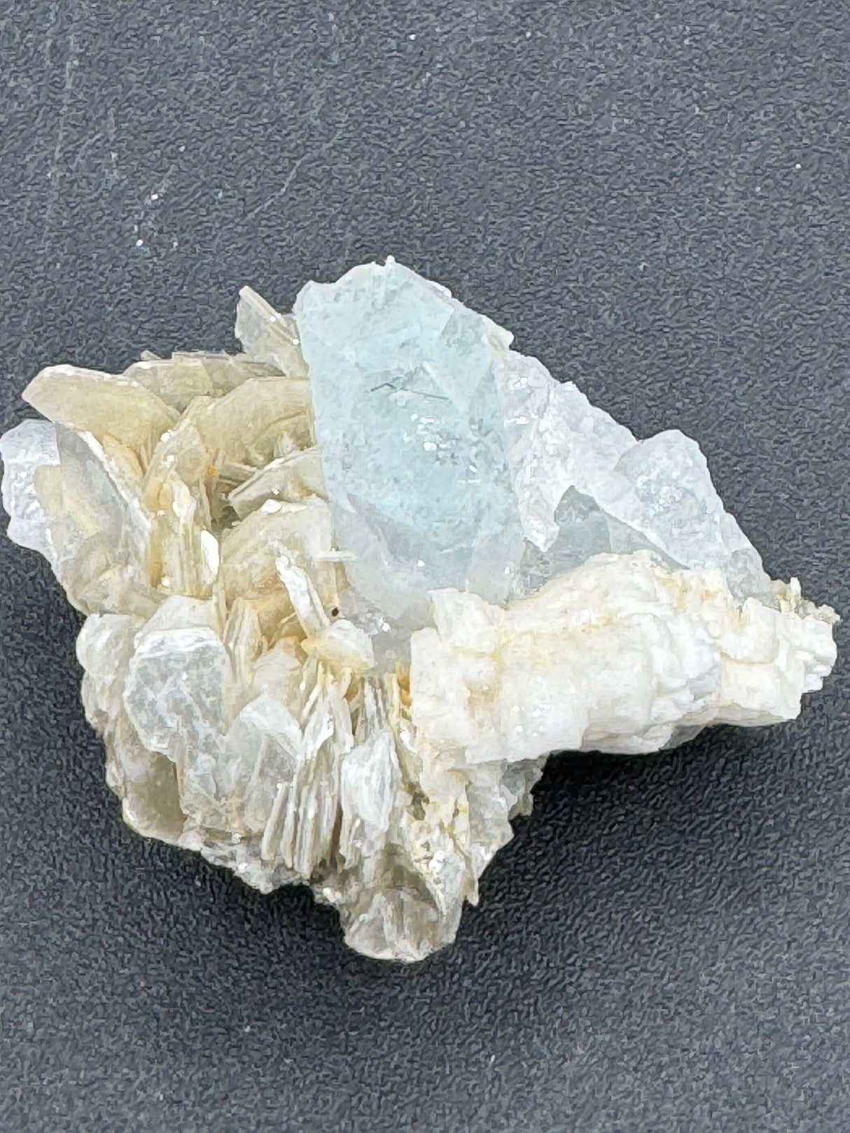 Aquamarine Specimen - 37g