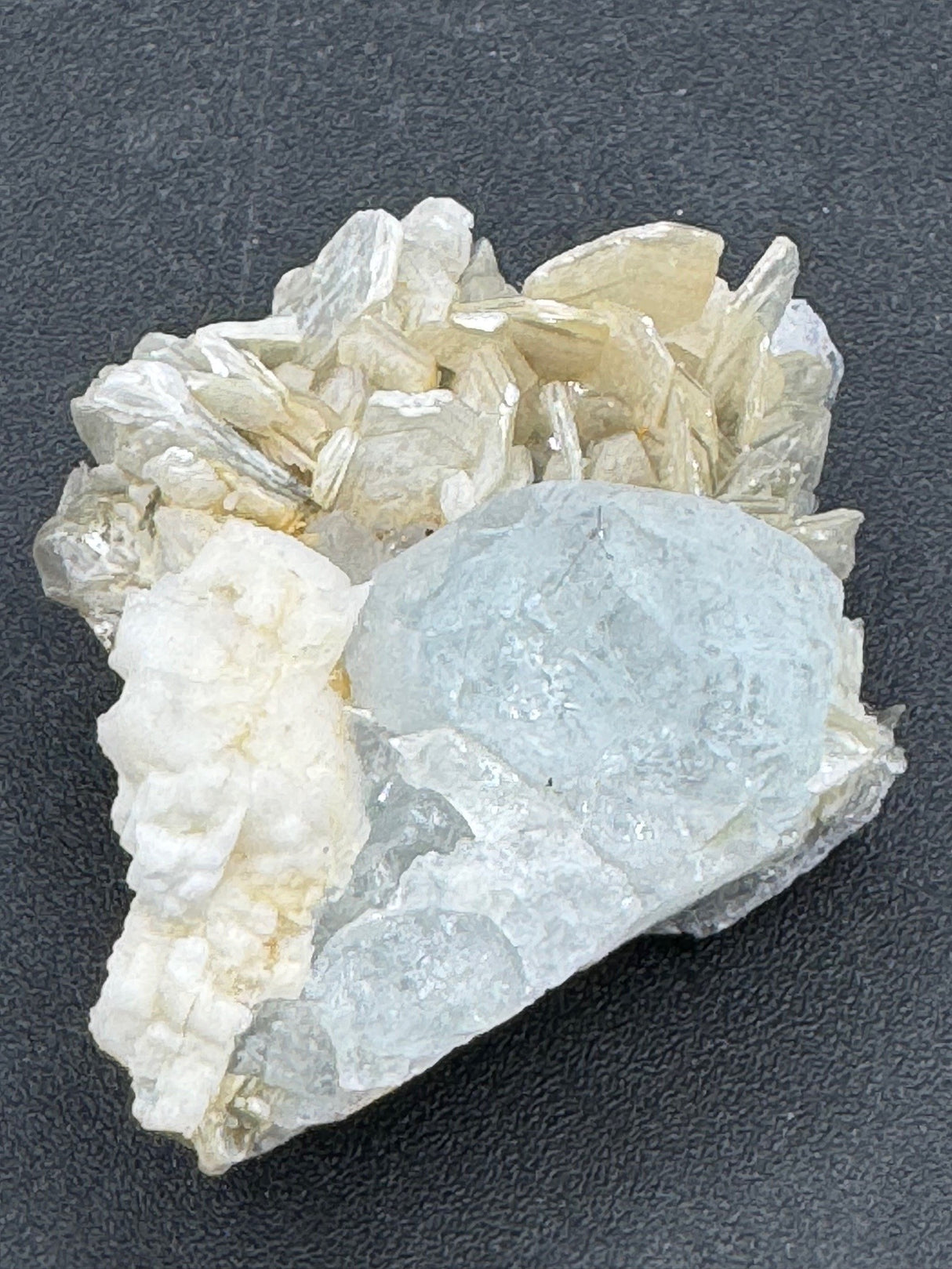 Aquamarine Specimen - 37g