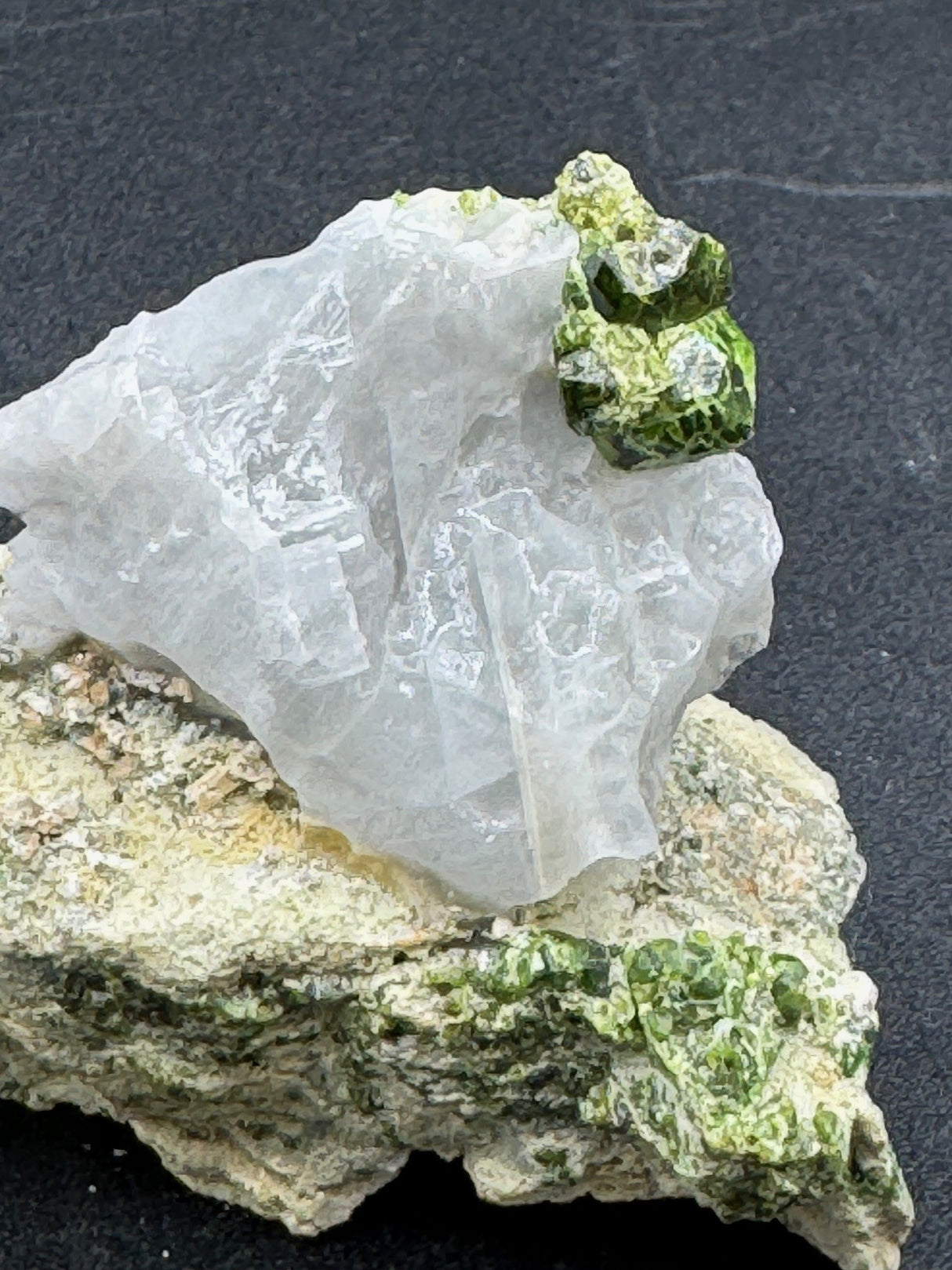 Green Garnet Specimen - 75g