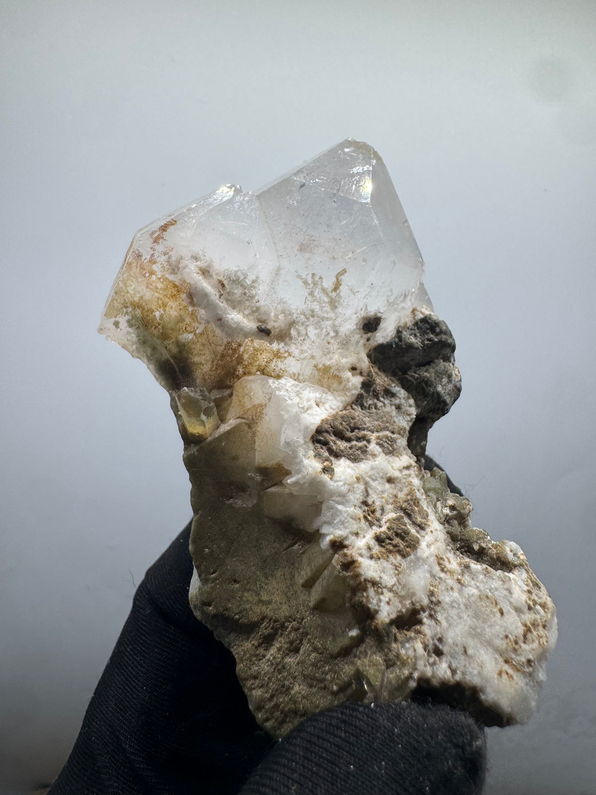 Faden Quartz Specimen - 146g