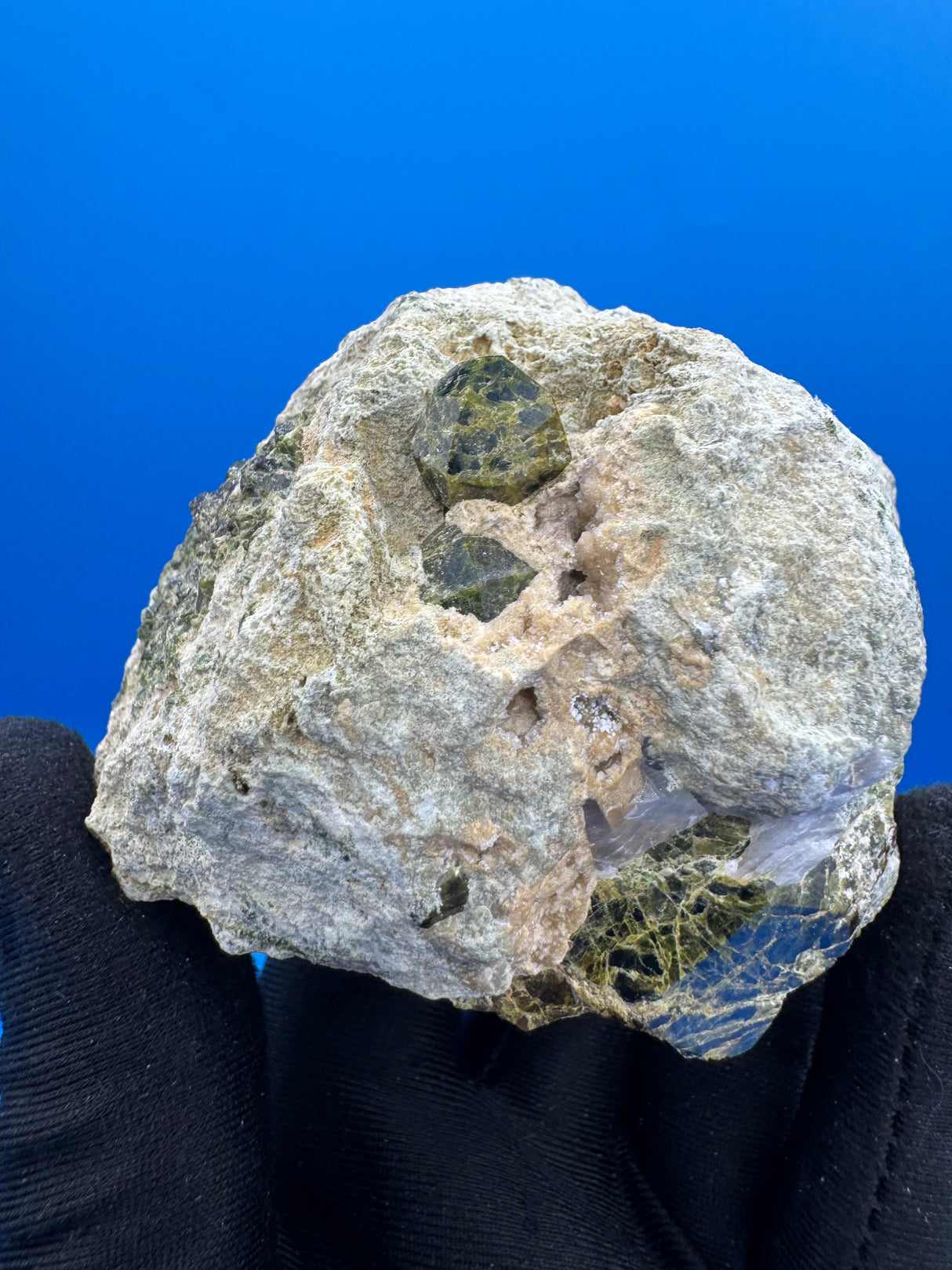 Garnet Specimen - 346g